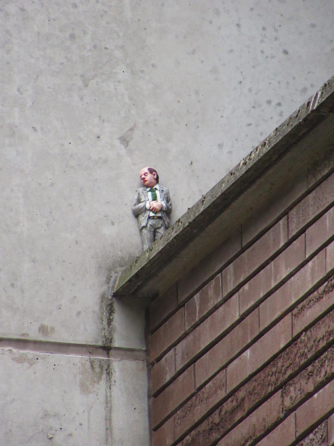 Isaac Cordal—Installations for 50 years De Sleep