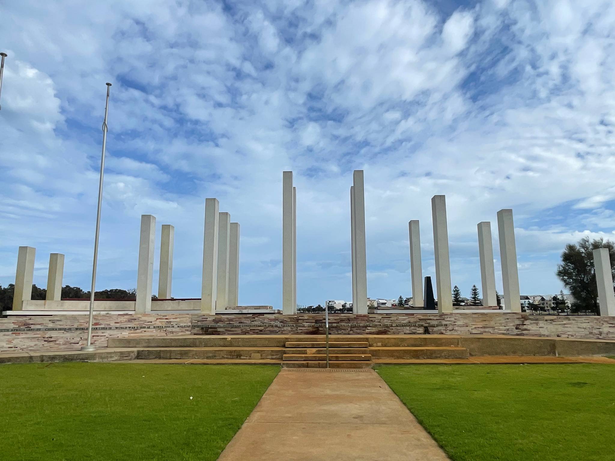 &mdash;Mandurah War Memorial
