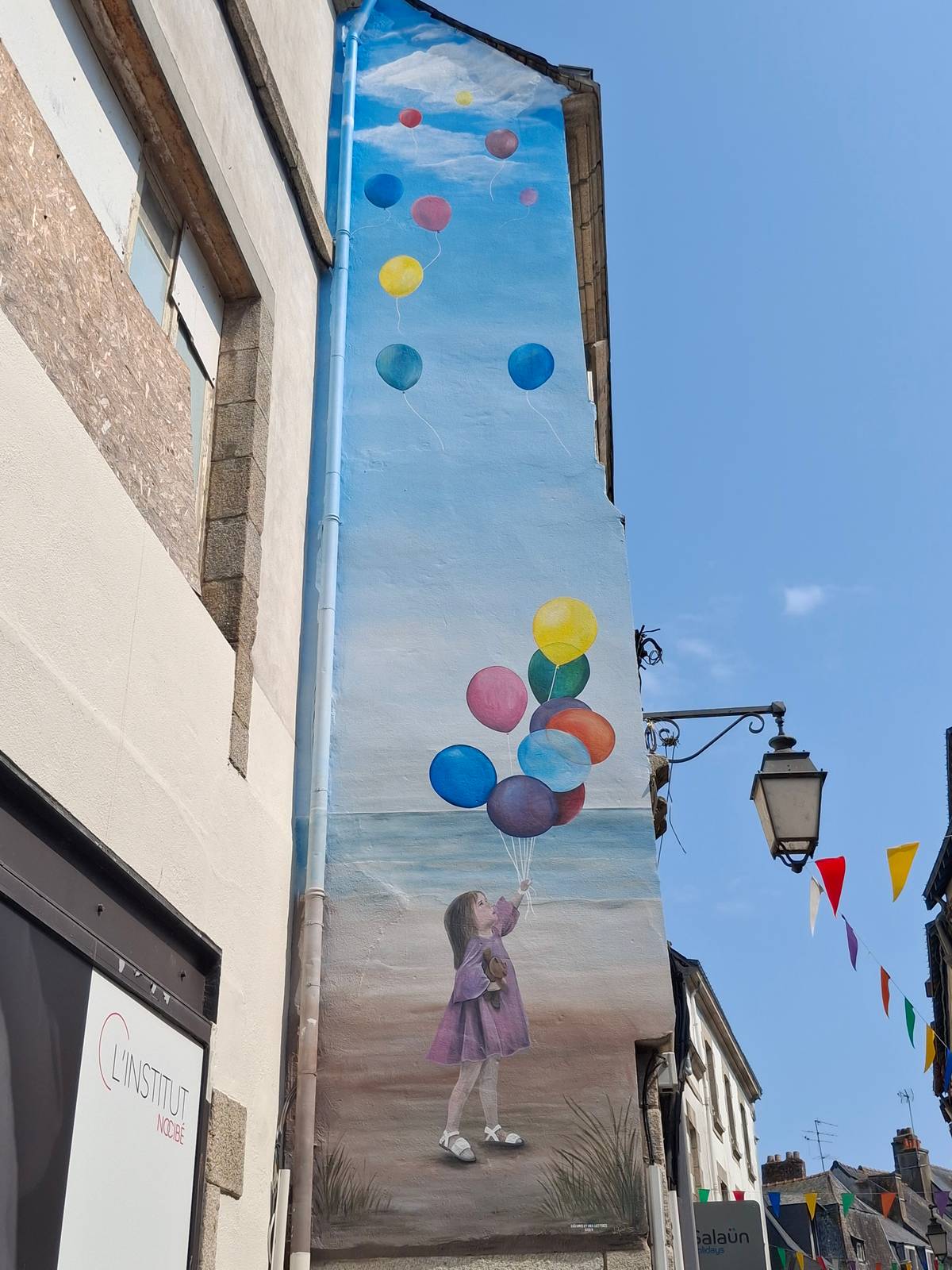 Nathalie Morice—The little girl with balloons