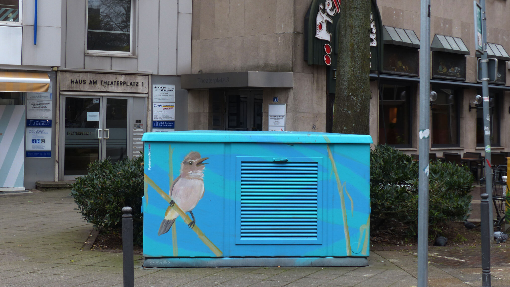 Peter Petersen, Farbwandel&mdash;Compactstation Theaterplatz 1