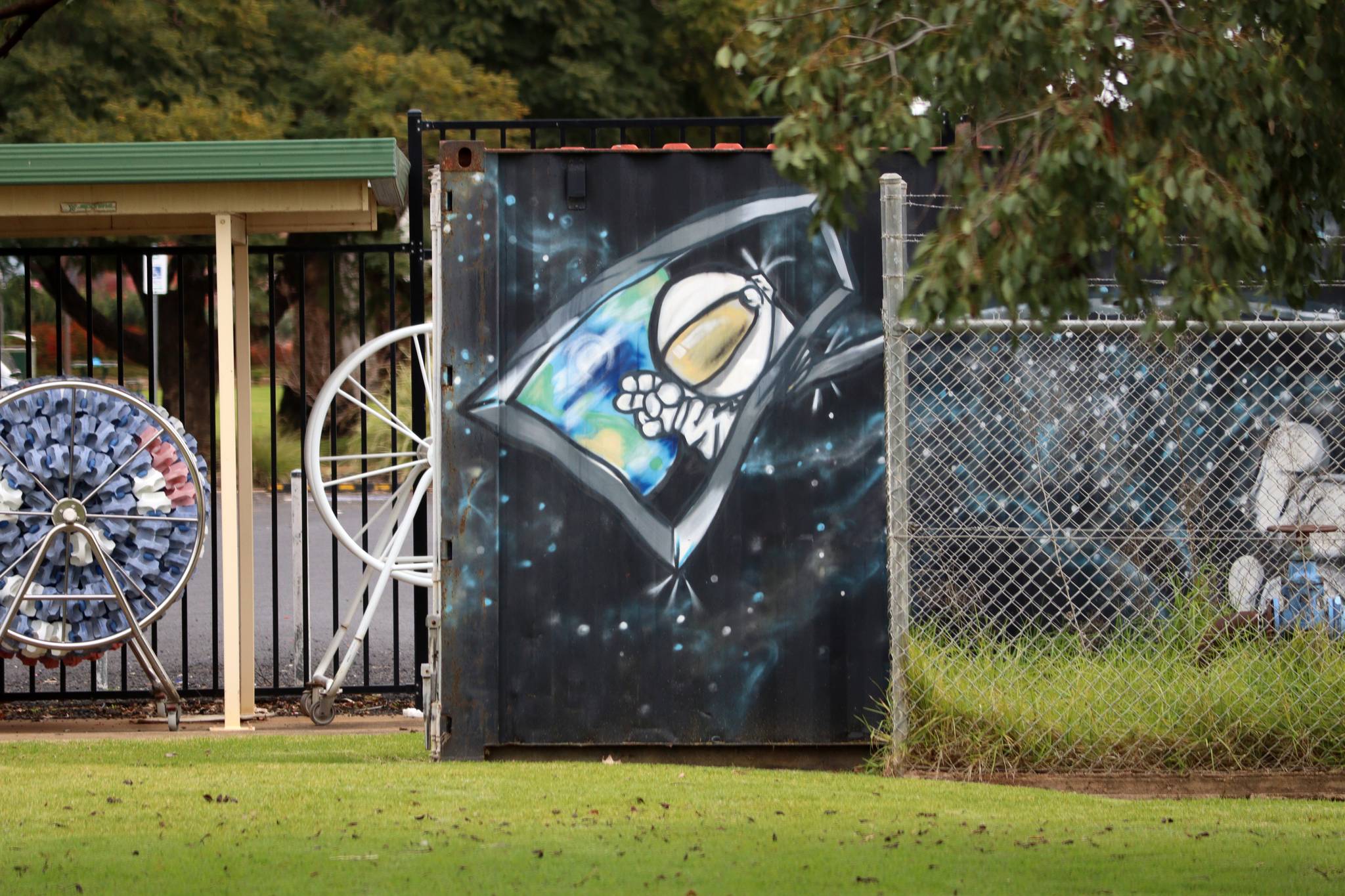 Solid Signs&mdash;BOOMDubbo Container