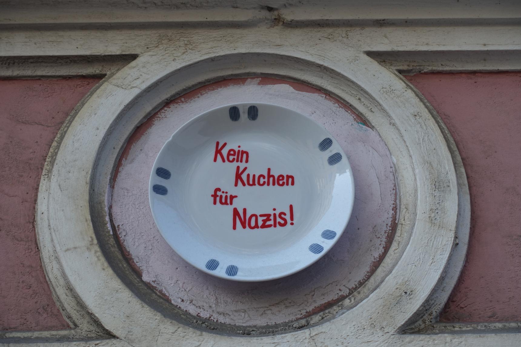 fraujule*—Kein Kuchen für Nazis!