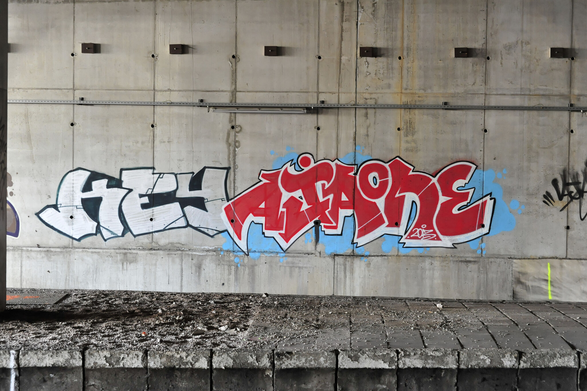 Noname&mdash;Divers Graffitis railway station