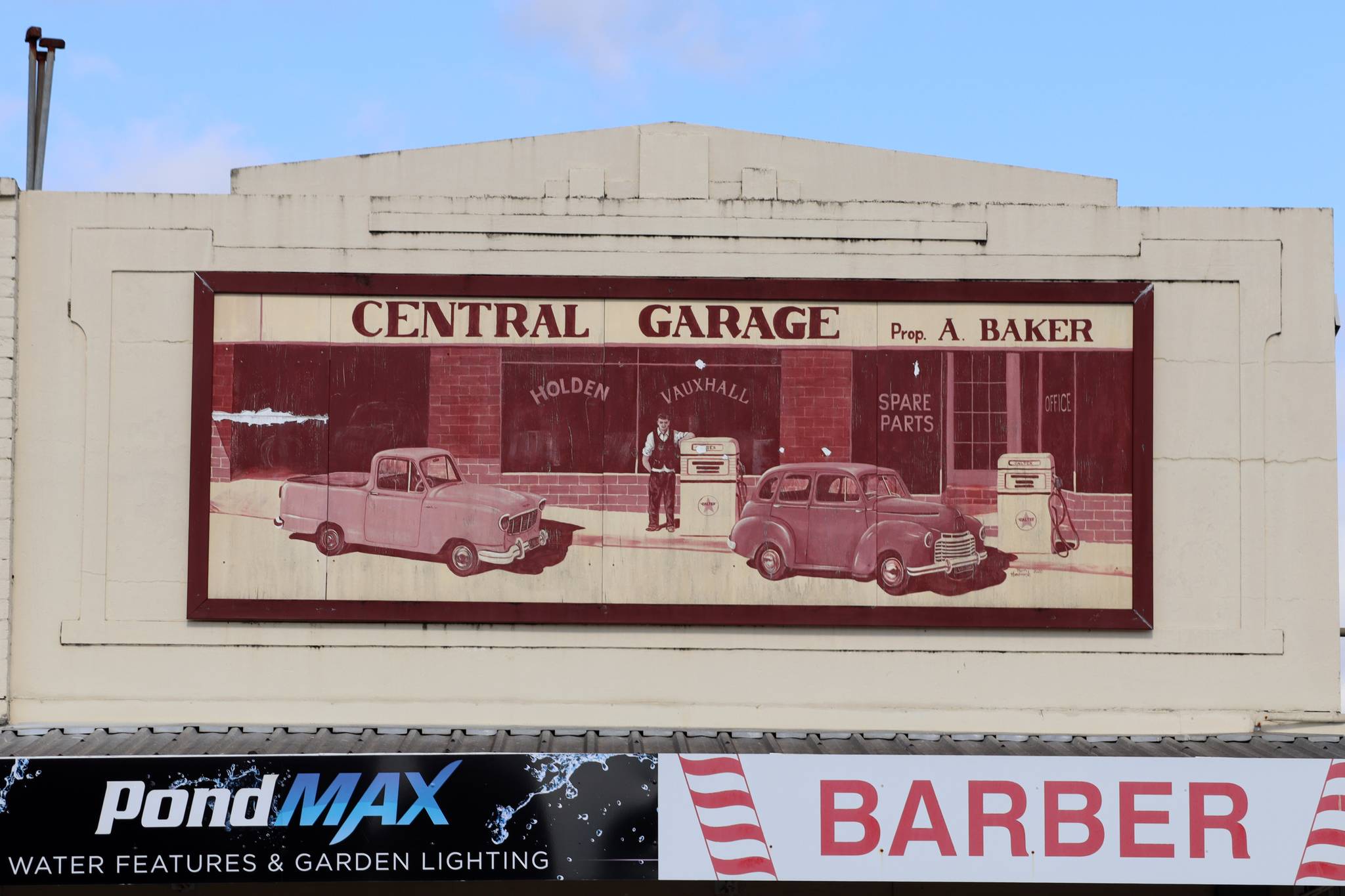 Ron Hindmarsh&mdash;Central Garage