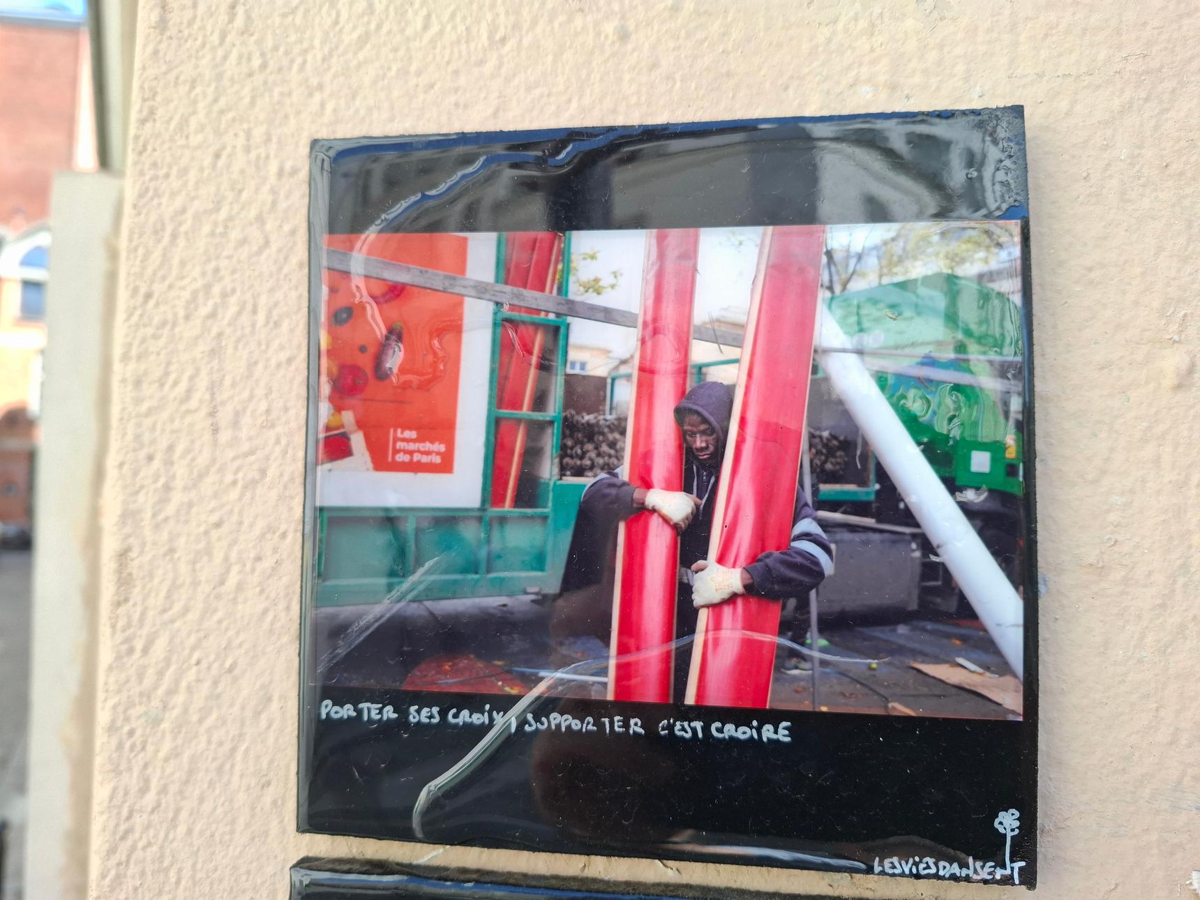Les Vies Dansent—Photo Wall