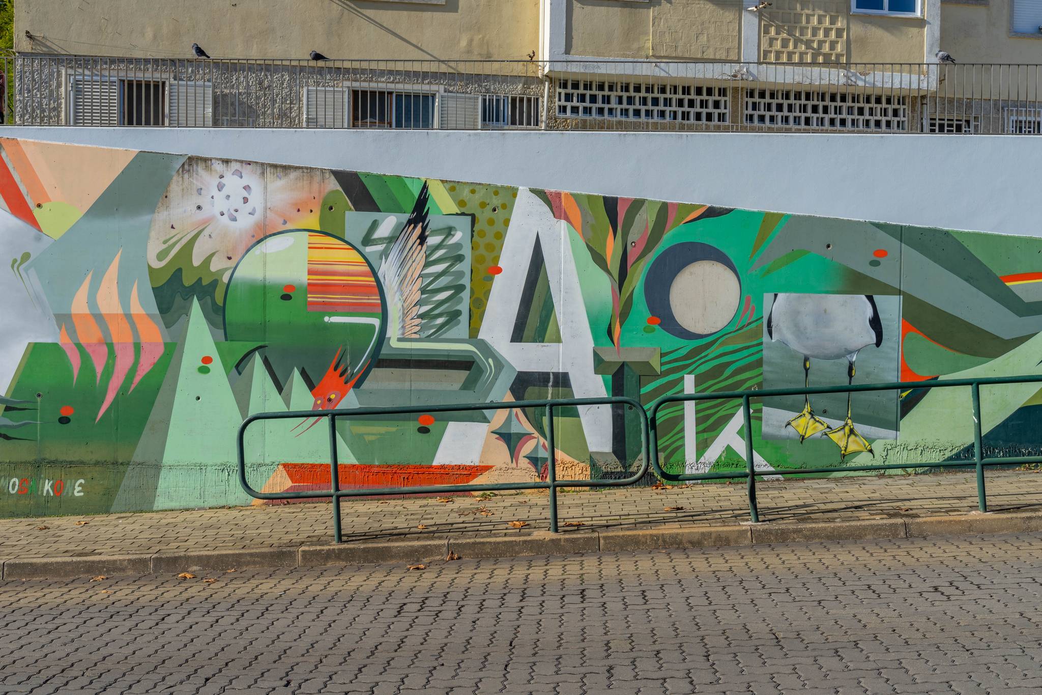 &mdash;Carcavelos - 30 Years of Graffiti