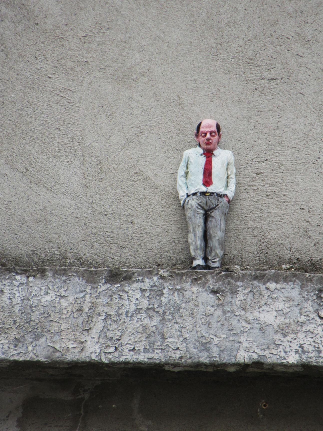 Isaac Cordal—Installations for 50 years De Sleep