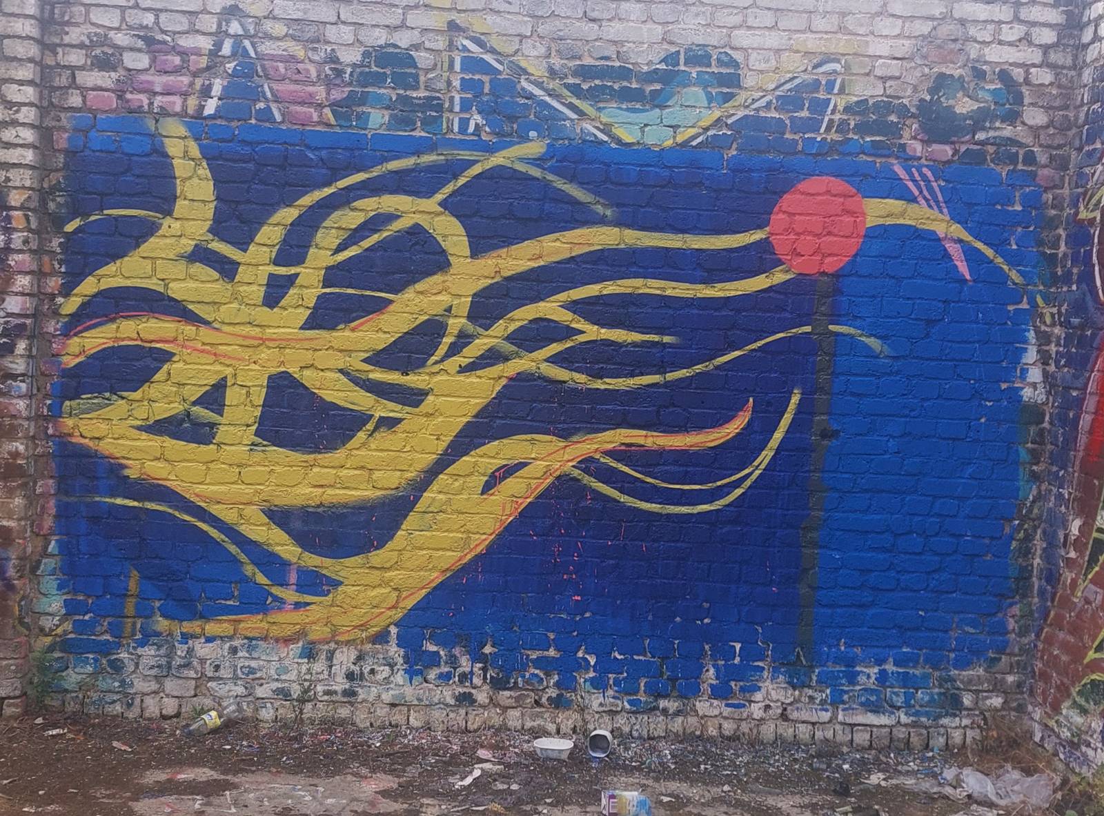 —Graffitispot verlaten oliesilo's