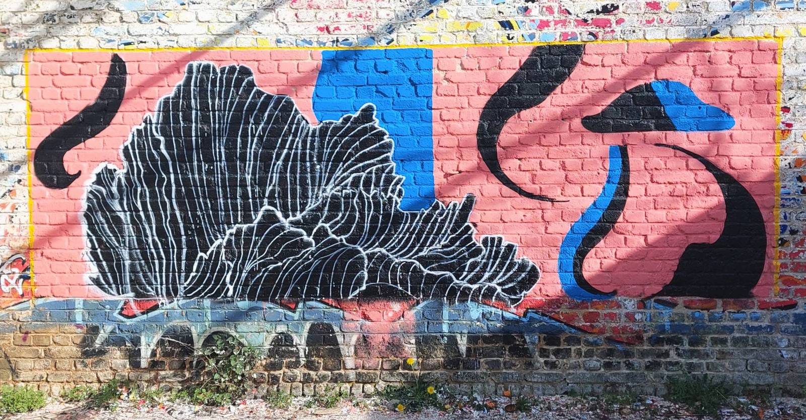 —Graffitispot verlaten oliesilo's