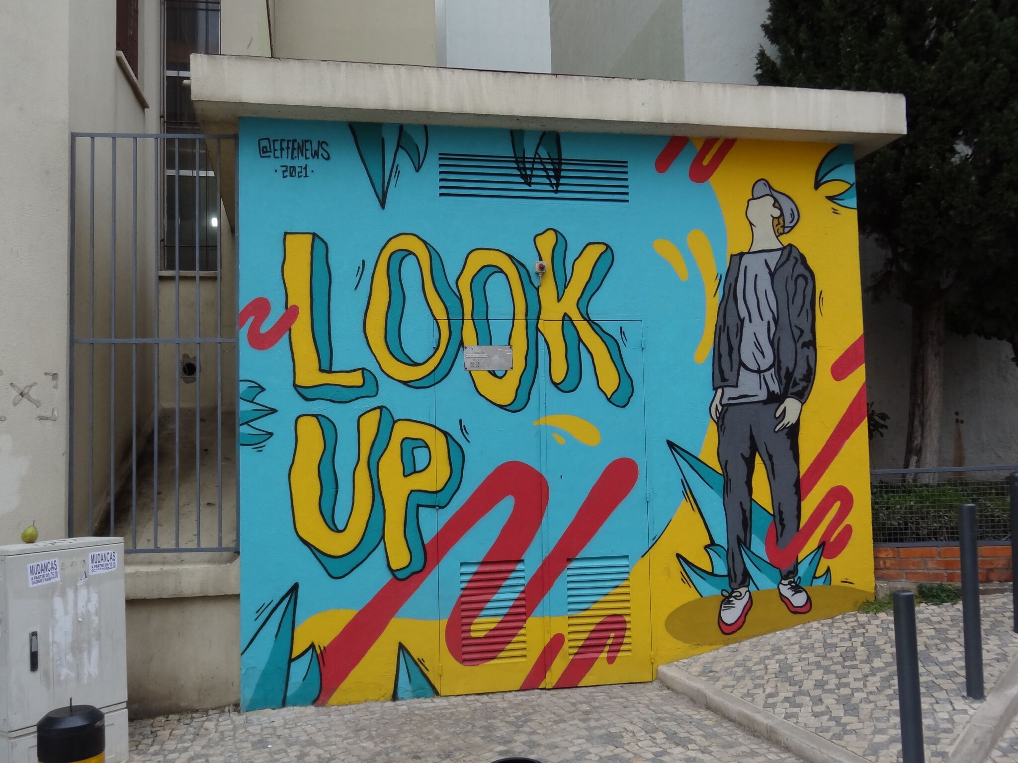 Effe News&mdash;Look Up