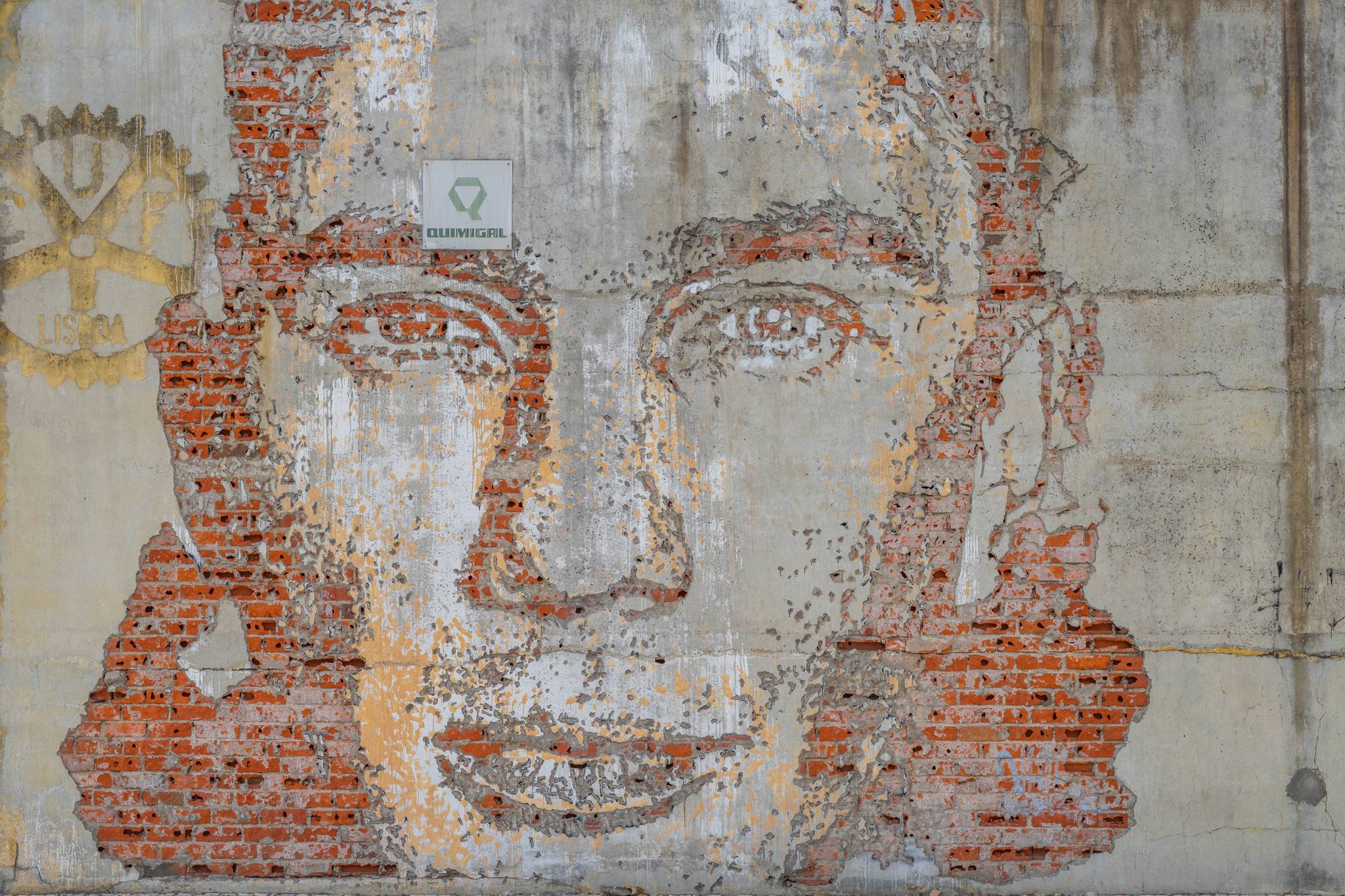 Vhils&mdash;Rostro Tallado