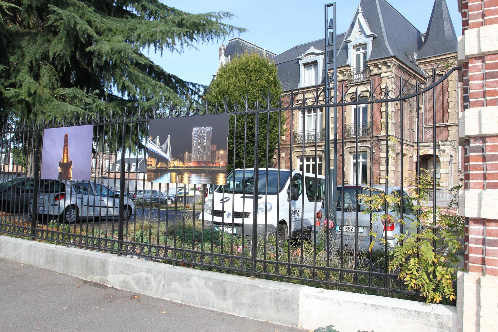 —Grilles du parc de la Ruche
