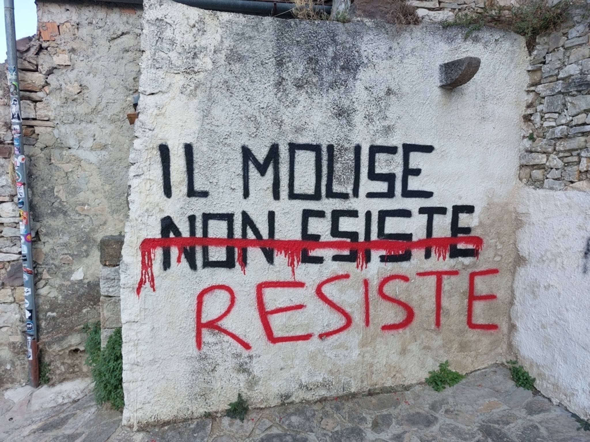 &mdash;Il Molise non esiste. Resiste