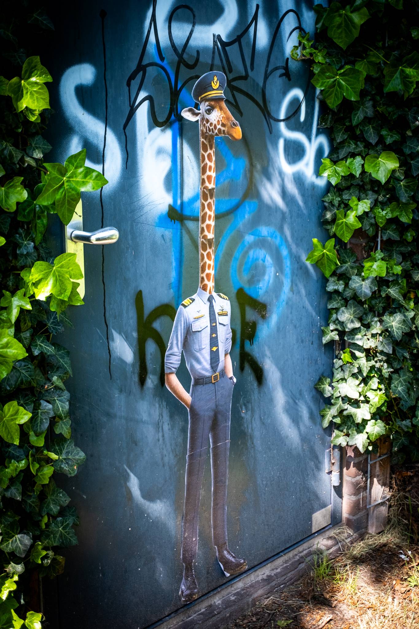 straatbehang&mdash;Police Giraffe