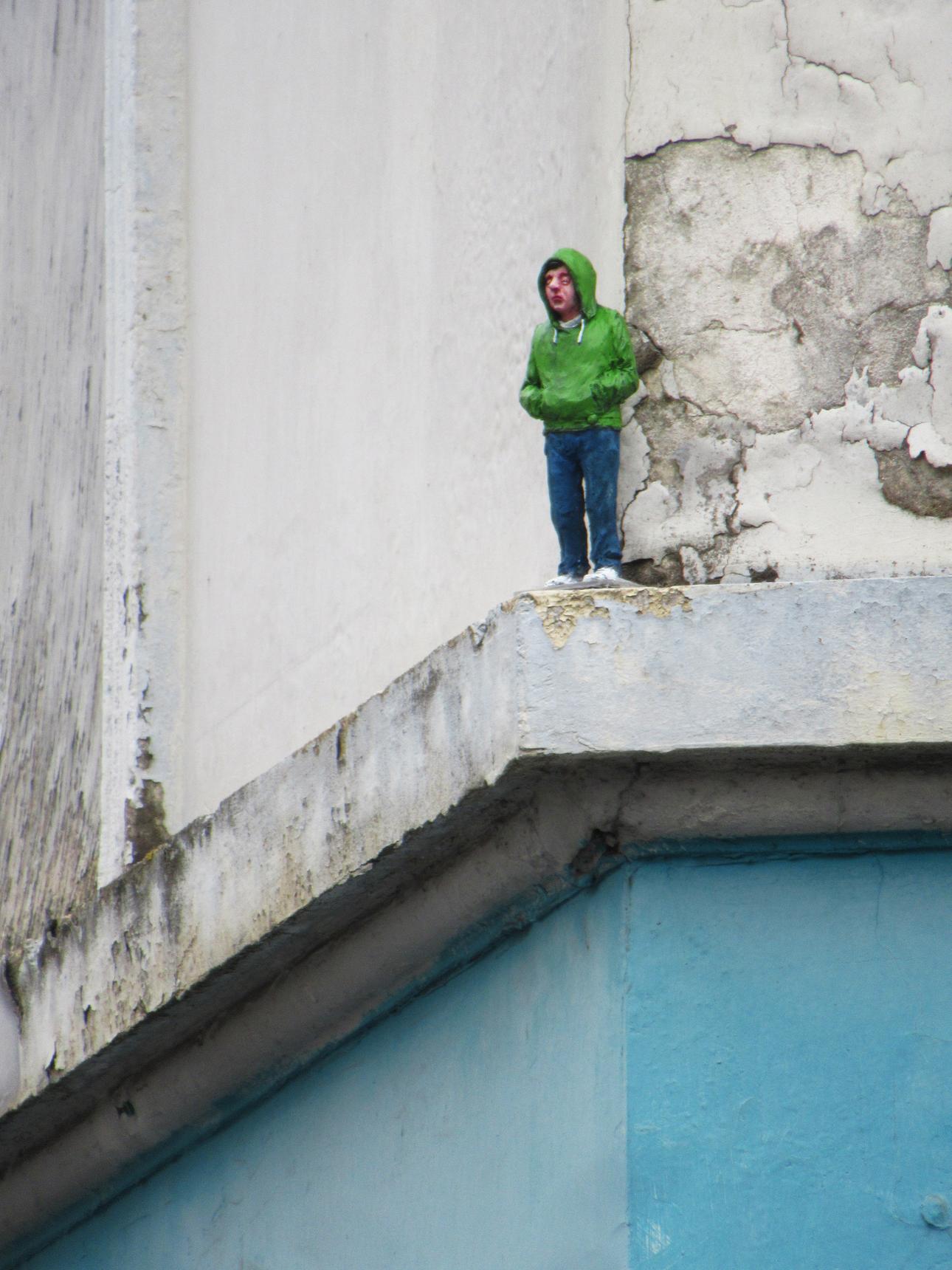 Isaac Cordal—Installations for 50 years De Sleep