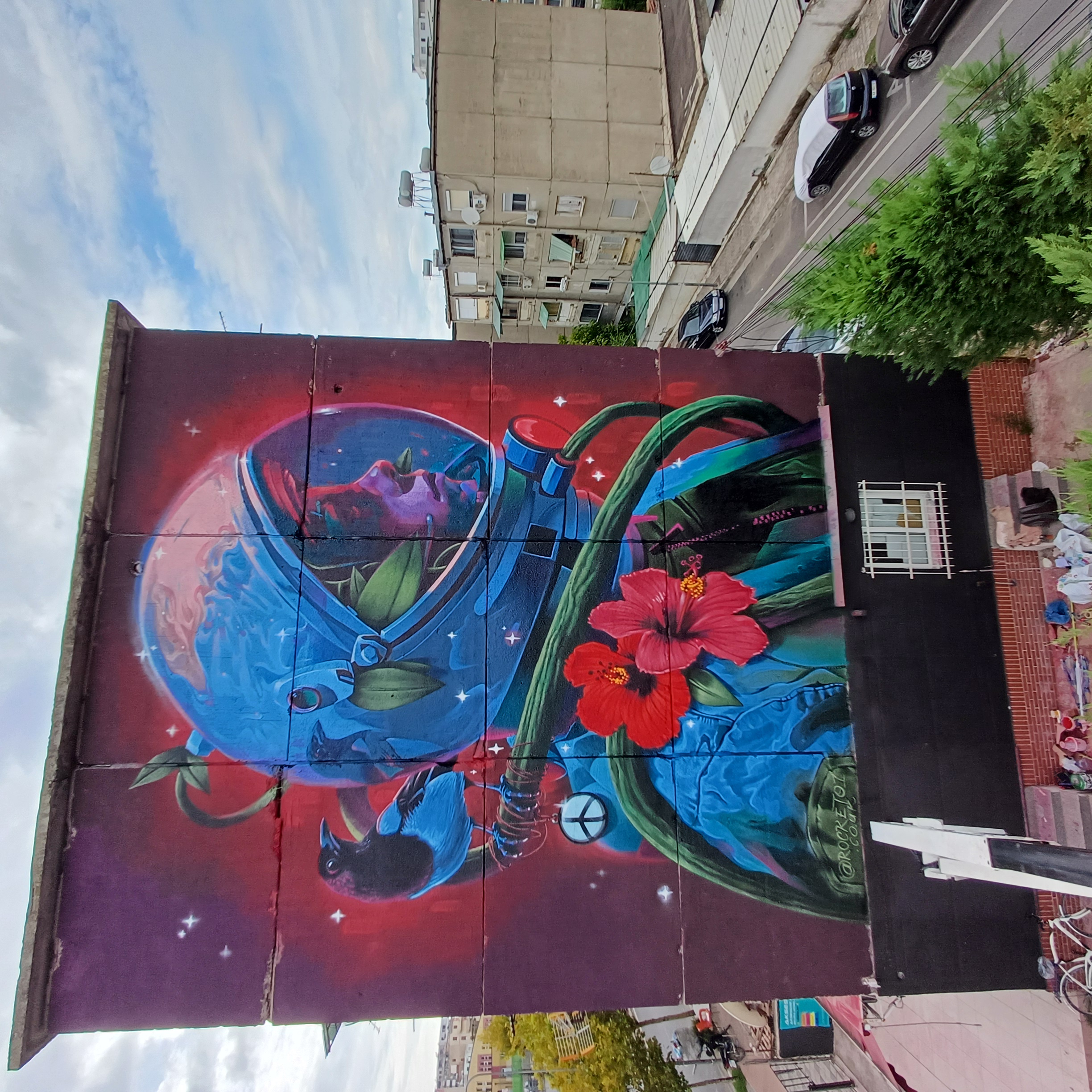 Trappist 1 by Rocket01 - Street Art Cities