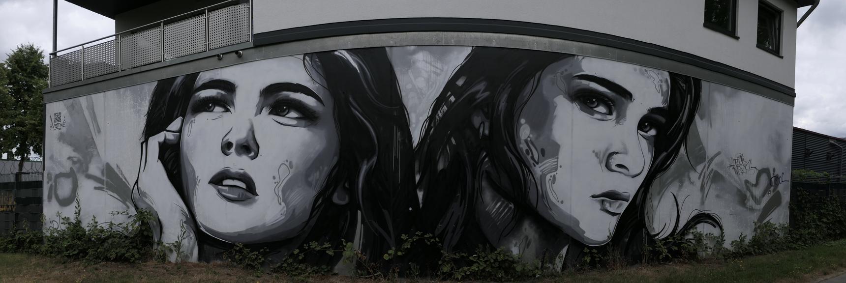 —Stella & Sara