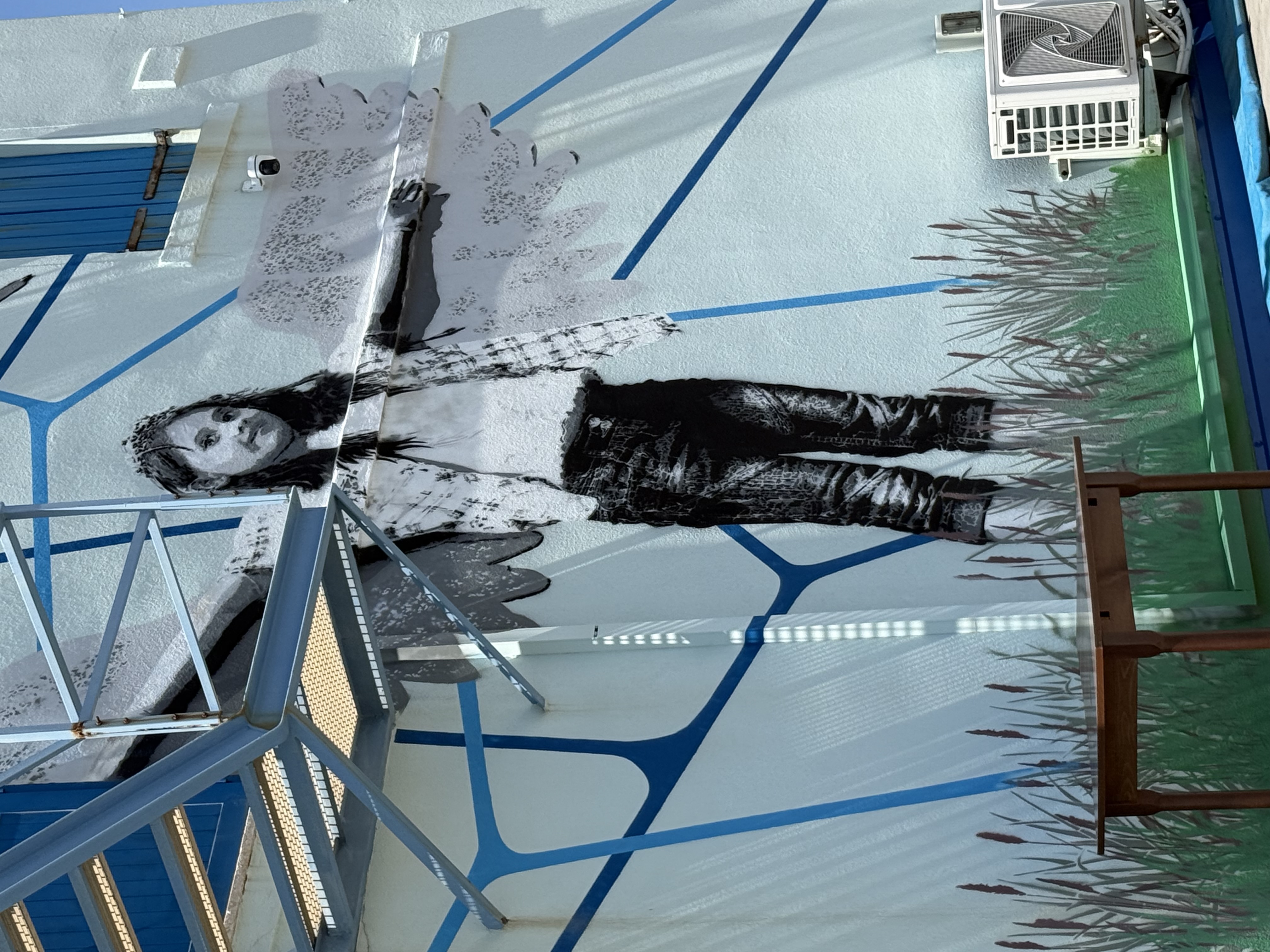 Into the Sea by Alessio-B, Zero Mentale - Street Art Cities
