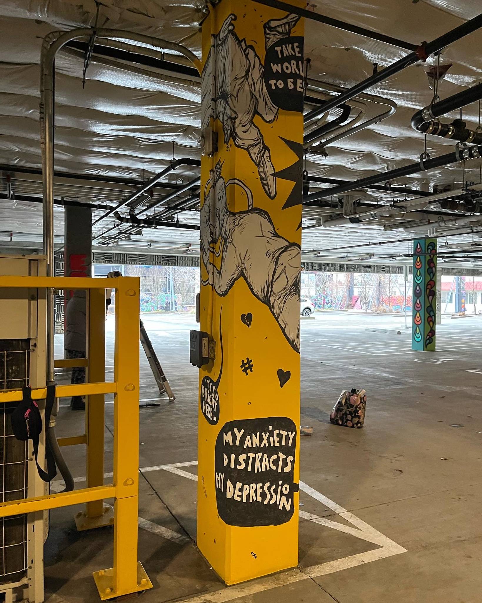 Robert Obert&mdash;painting on a pillar at NOVA GARAGE - PORTLAND US