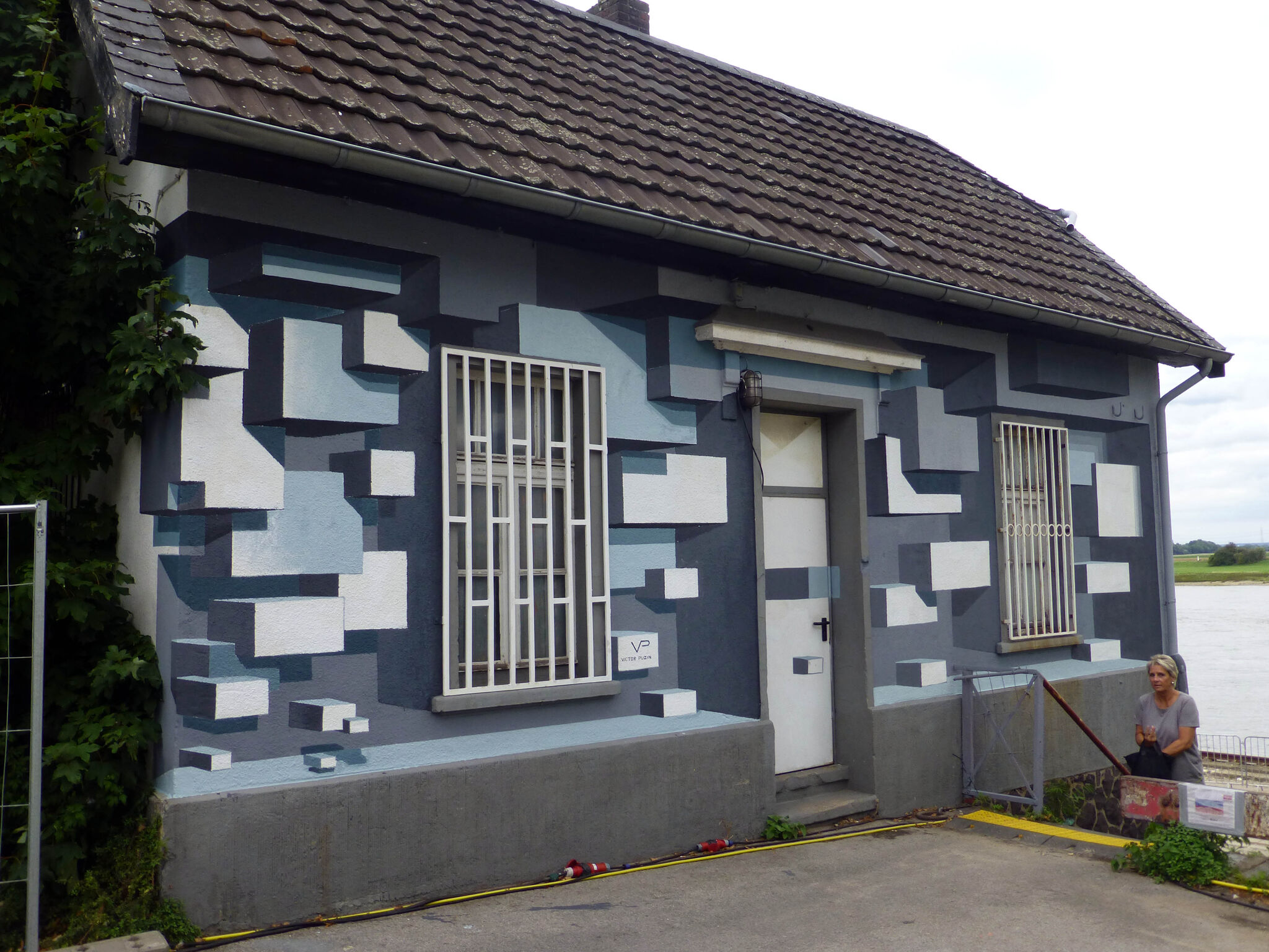 Victor Puzin&mdash;Shape of Structure