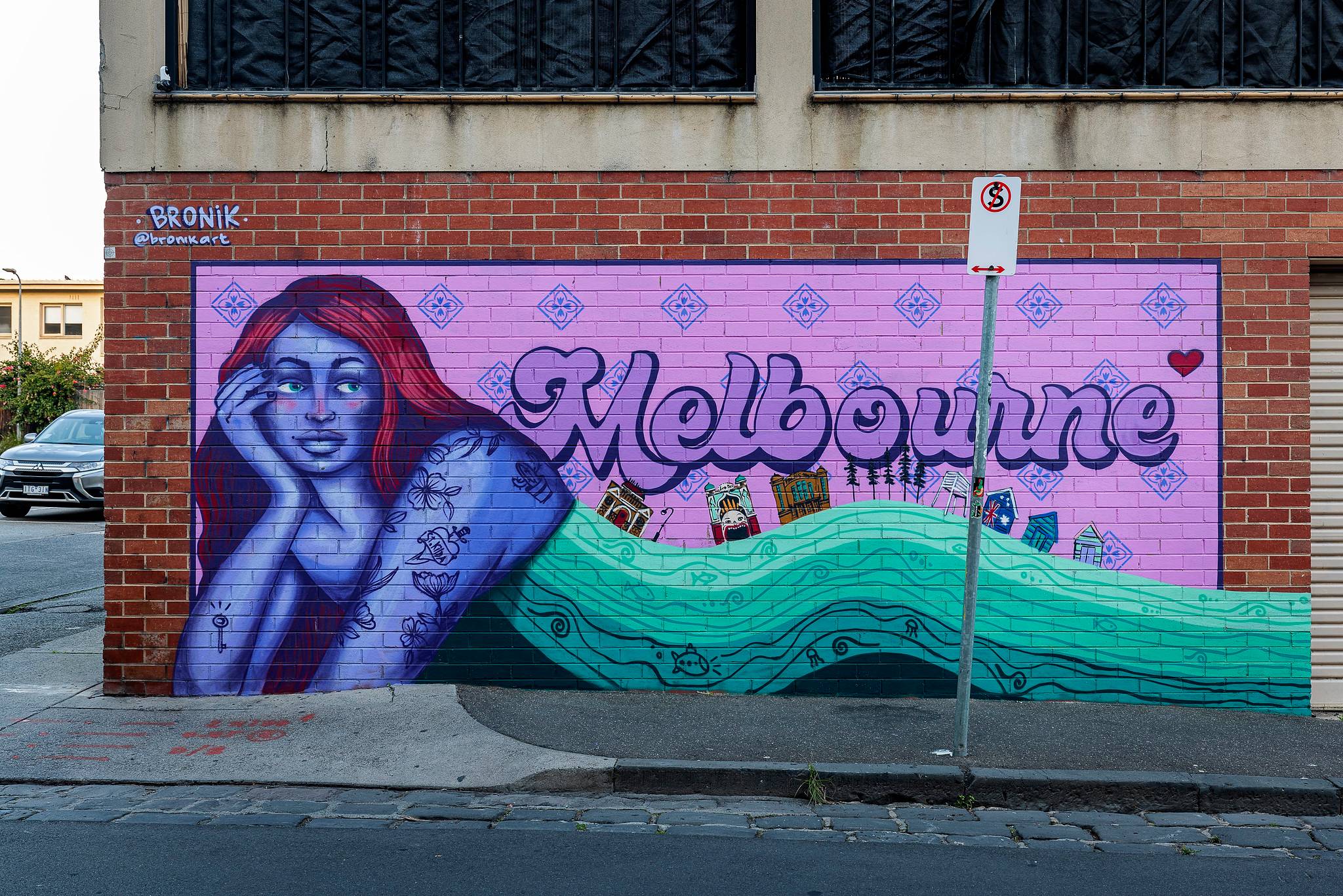 BRONIK&mdash;Melbourne señorita