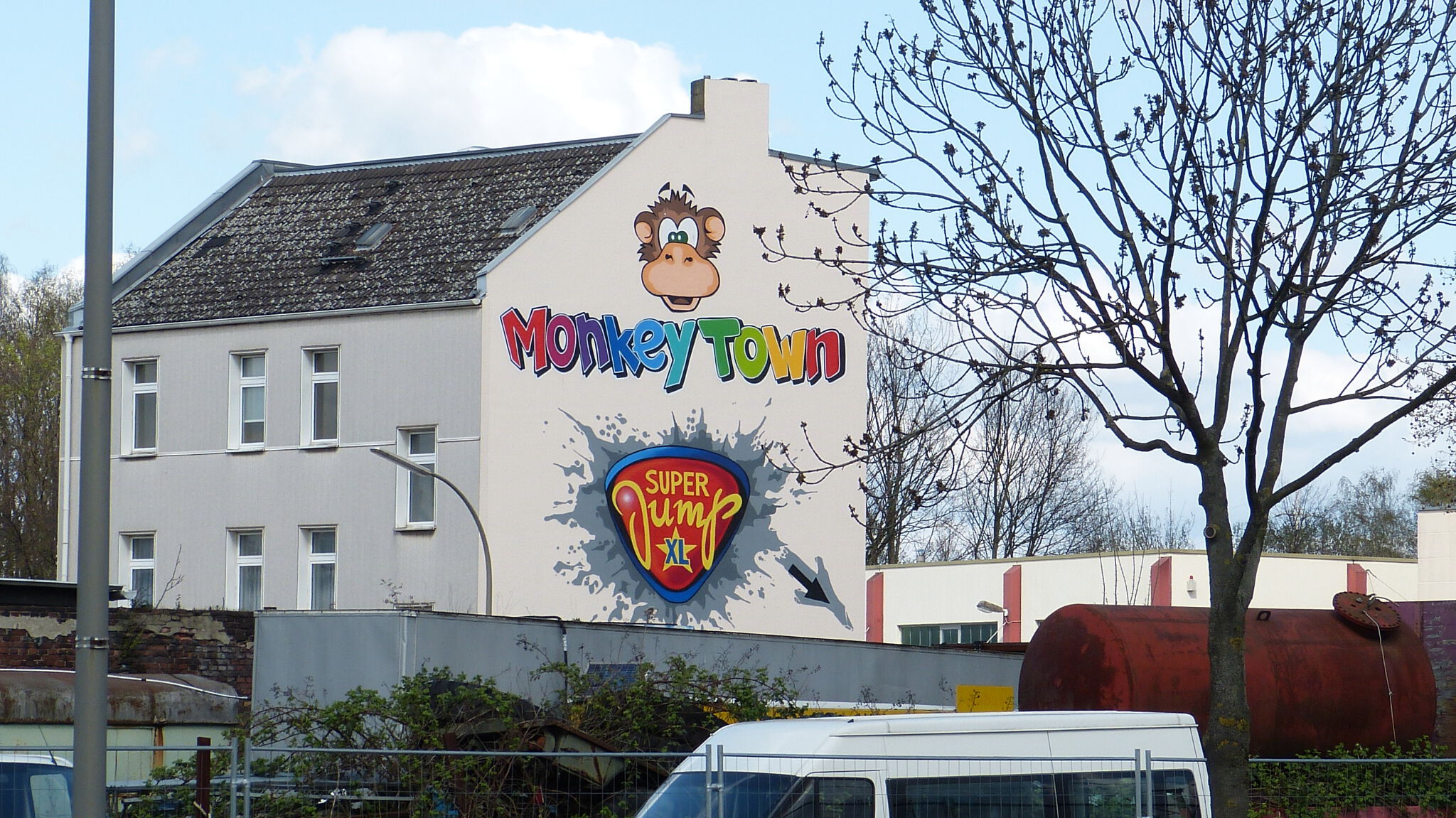 Beni Veltum (D)&mdash;Monkey Town