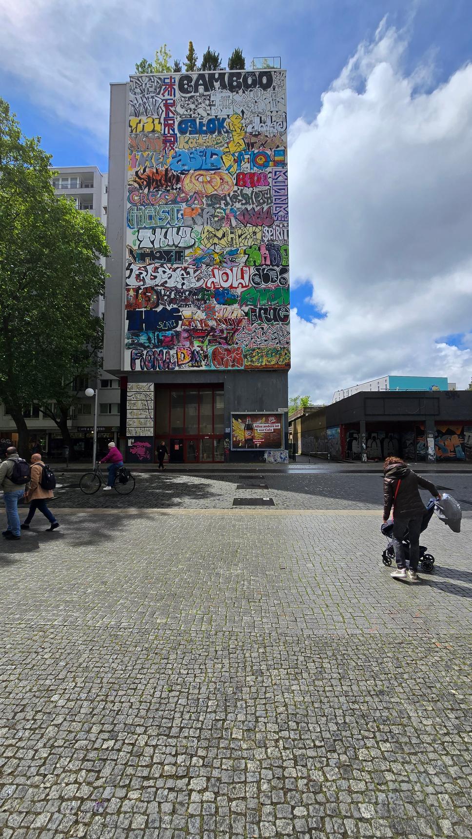 @bigtimebrad, Brad Downey—Vandalism - a social sculpture