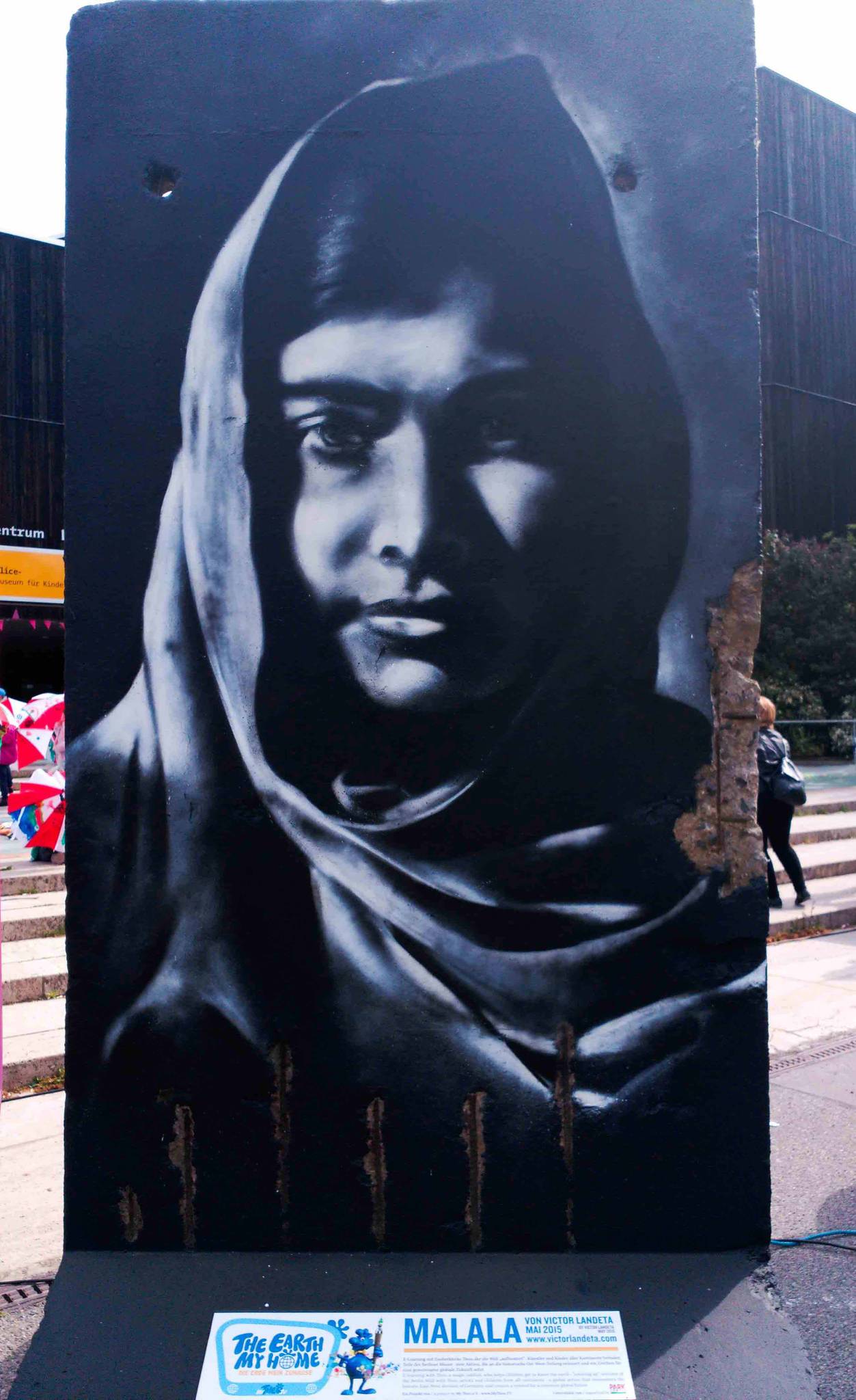 Victor Landeta&mdash;Malala Yousafzai on Berlin wall segment