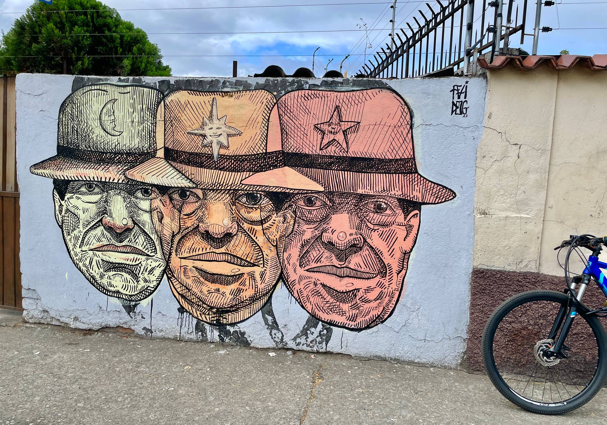 Pedro Alvarez Estrella (fai)&mdash;Three Ecuadorian men wearing hats