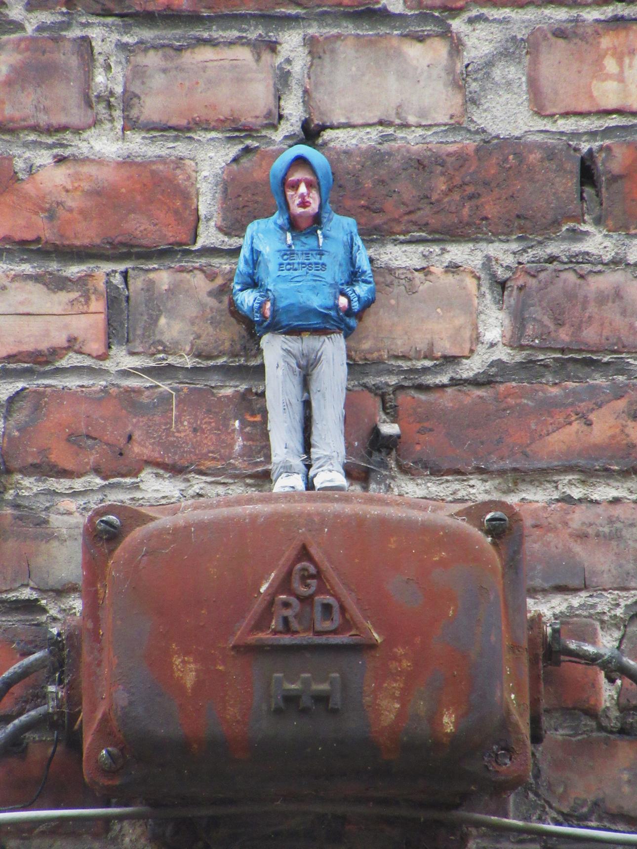 Isaac Cordal—Installations for 50 years De Sleep