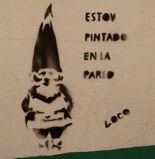 I'm painted on the wall - Crazy // Estoy pintado en la pared - Loco