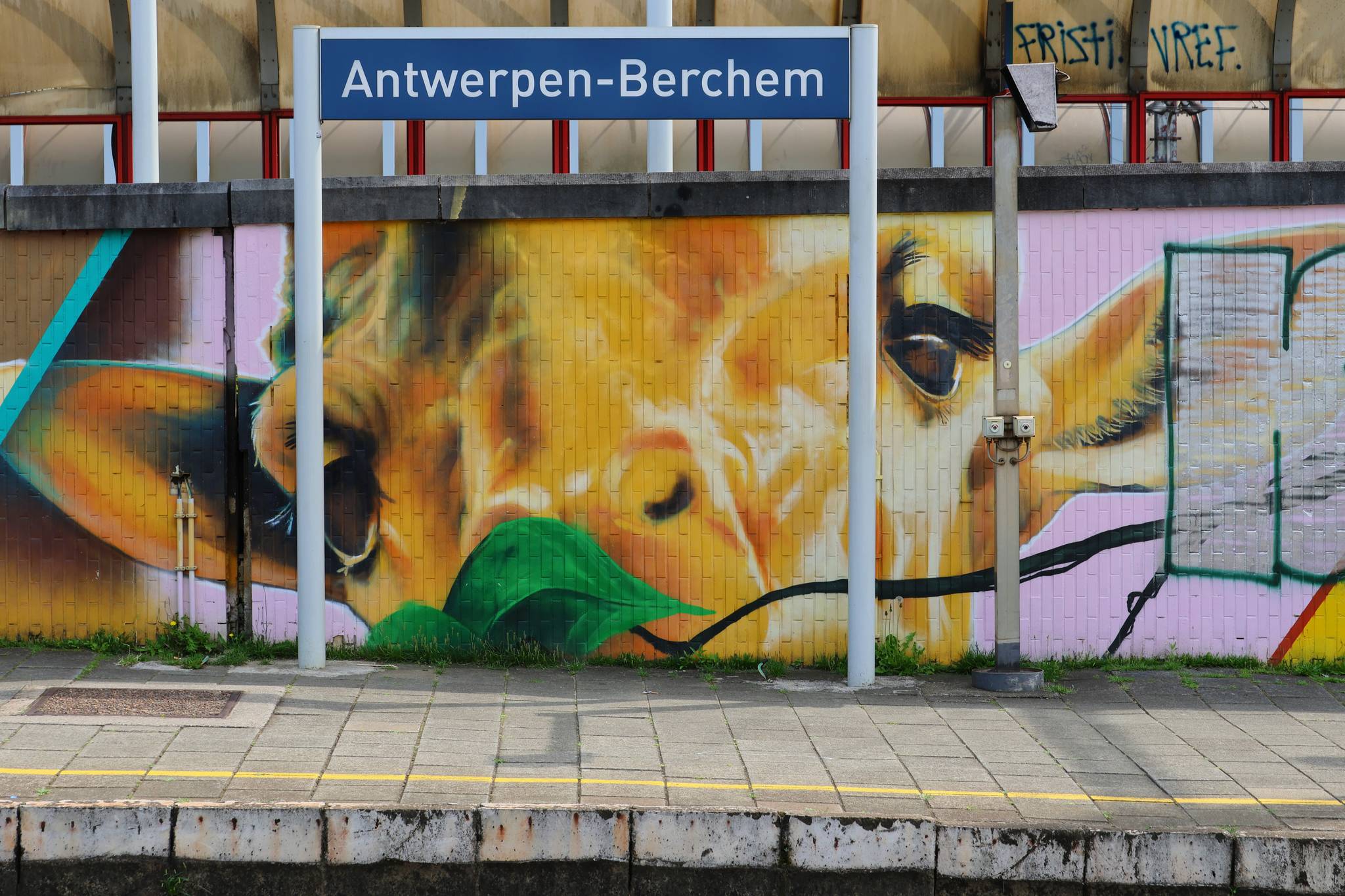 CAZN1&mdash;Berchem Station