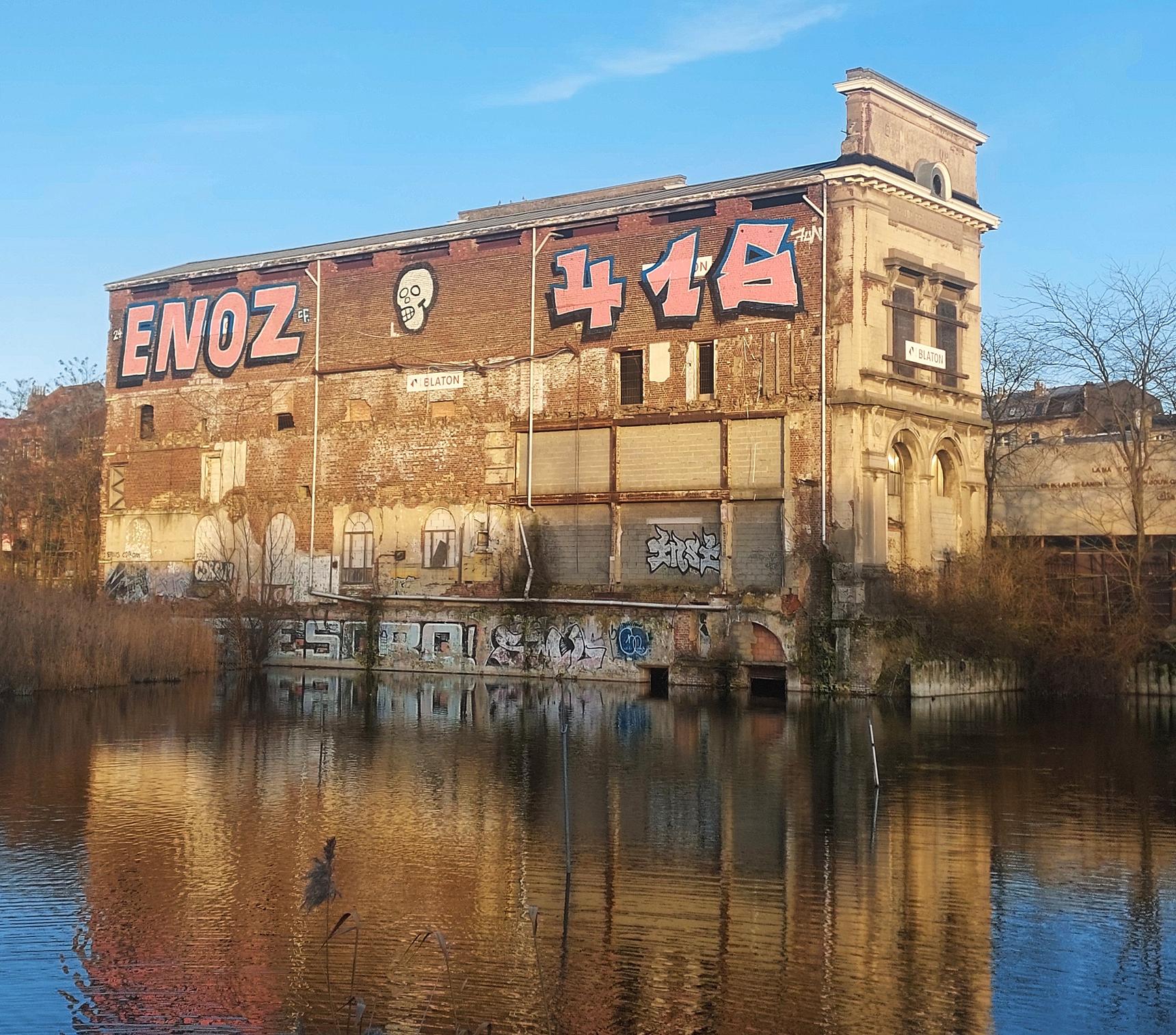 —Legal wall Marais Wiels