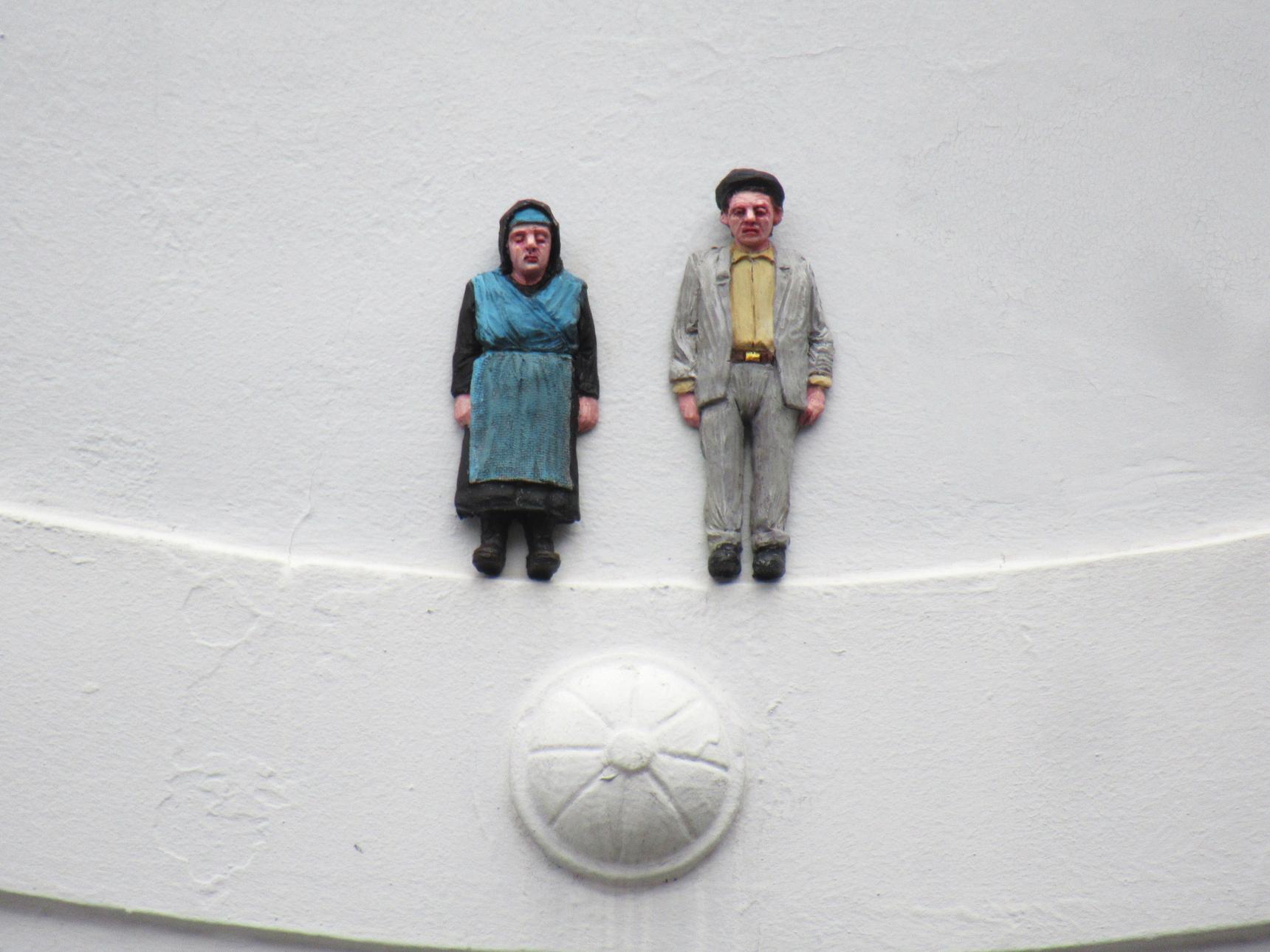 Isaac Cordal—Installations for 50 years De Sleep