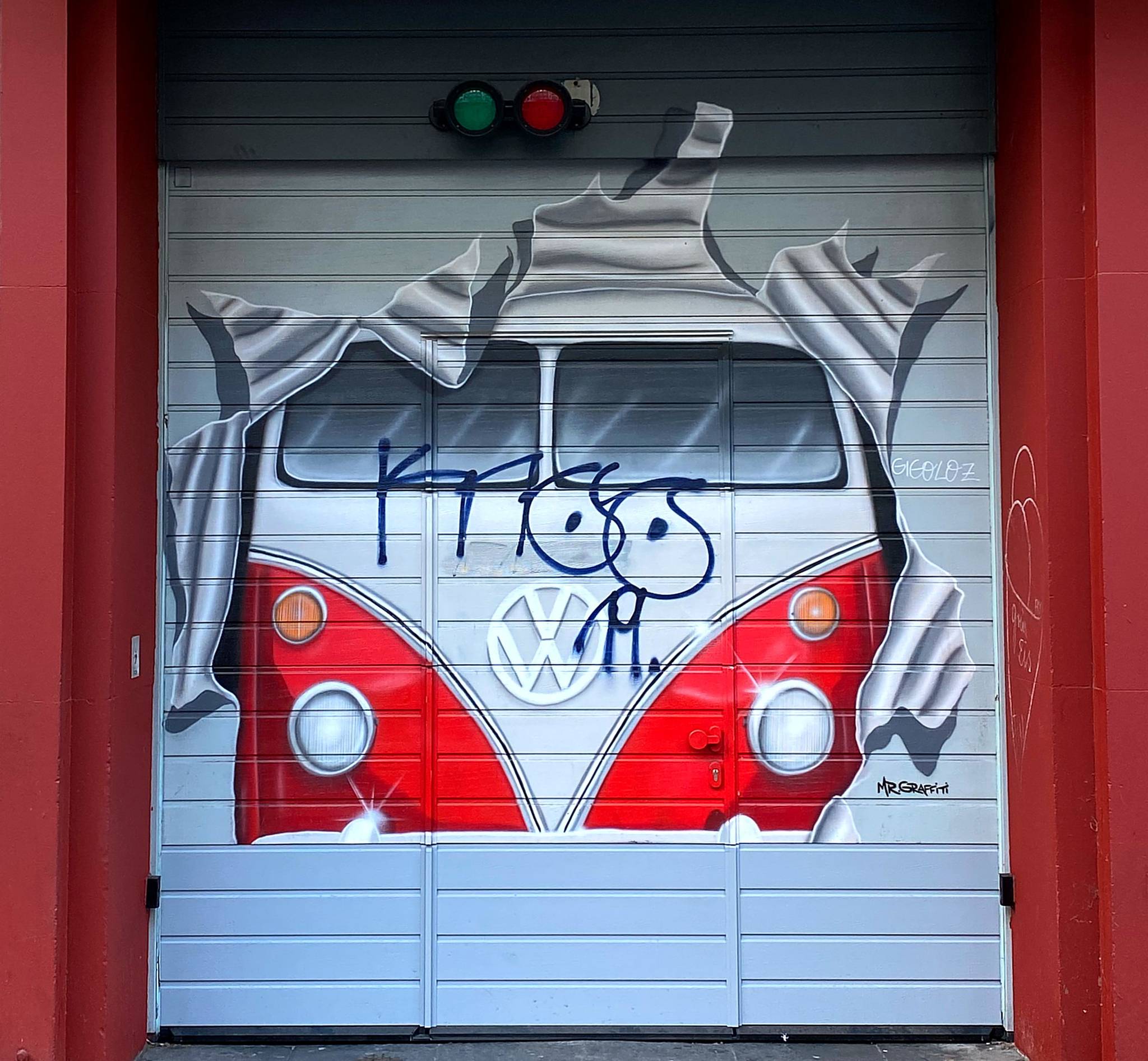 Mr. Graffiti&mdash;VW bus