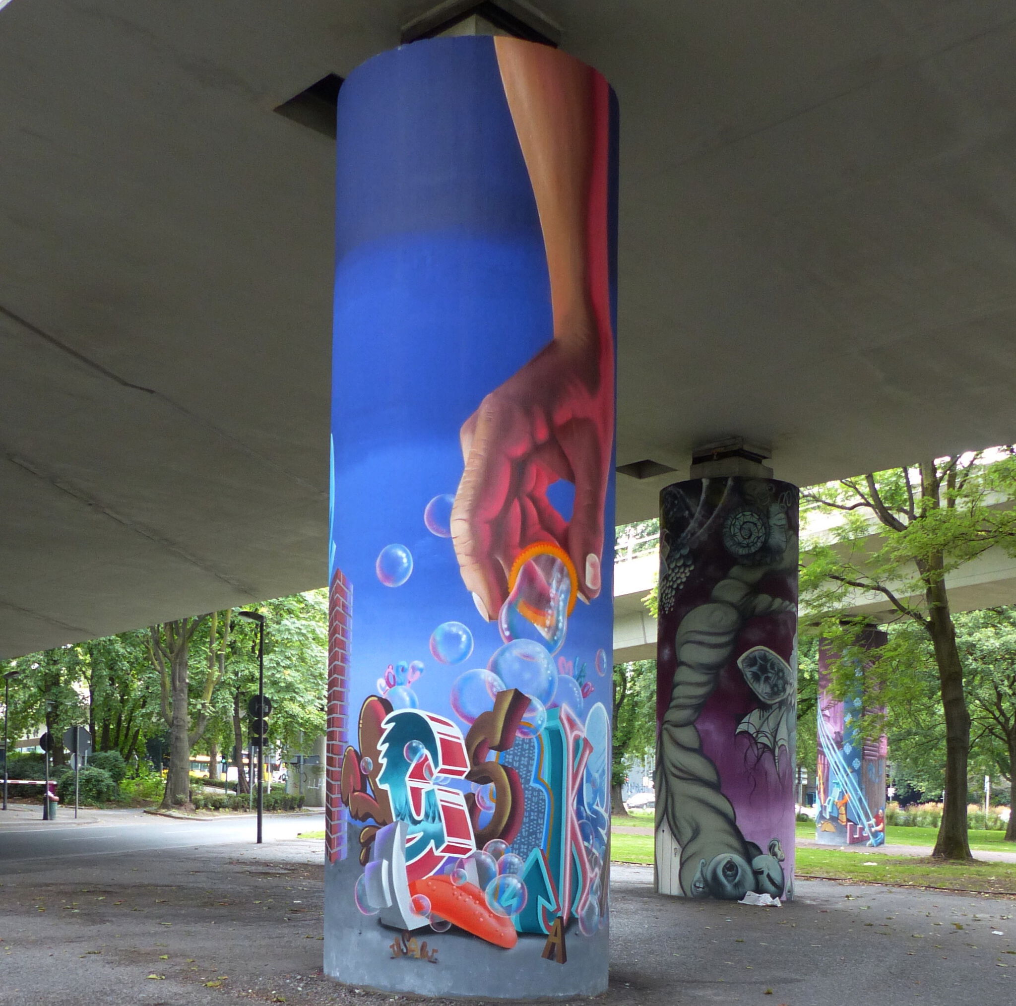 Signs and Wonders, EIKE&mdash;Project Stützwerk Farbe Column 5