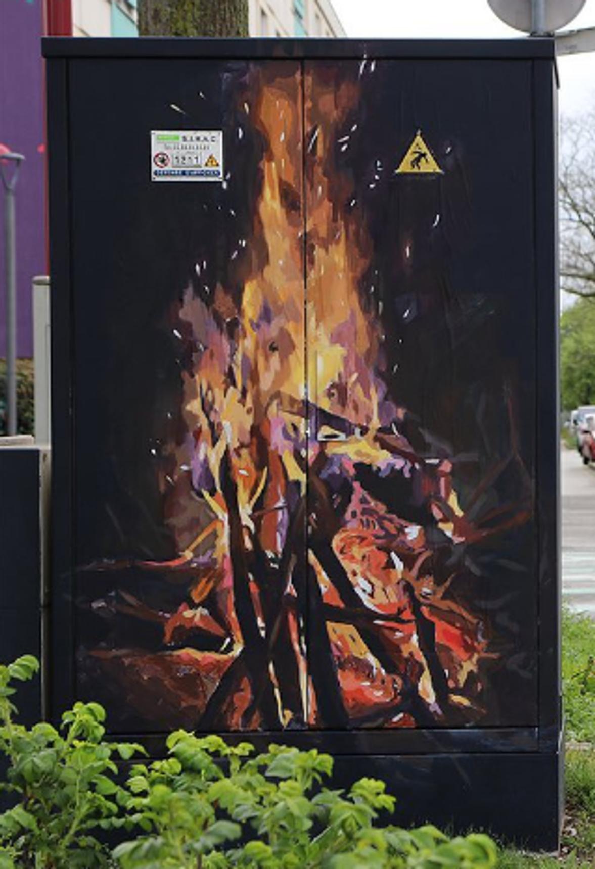 Apaiz—The pupil sparkles before the Earth bursts into flames