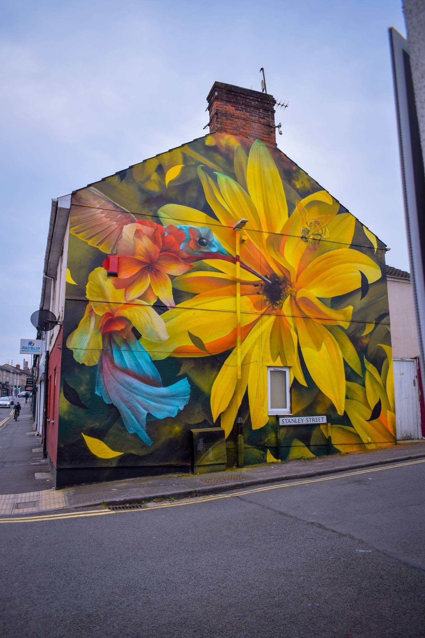 The Bird & The Bee By Curtis Hylton - Street Art Cities