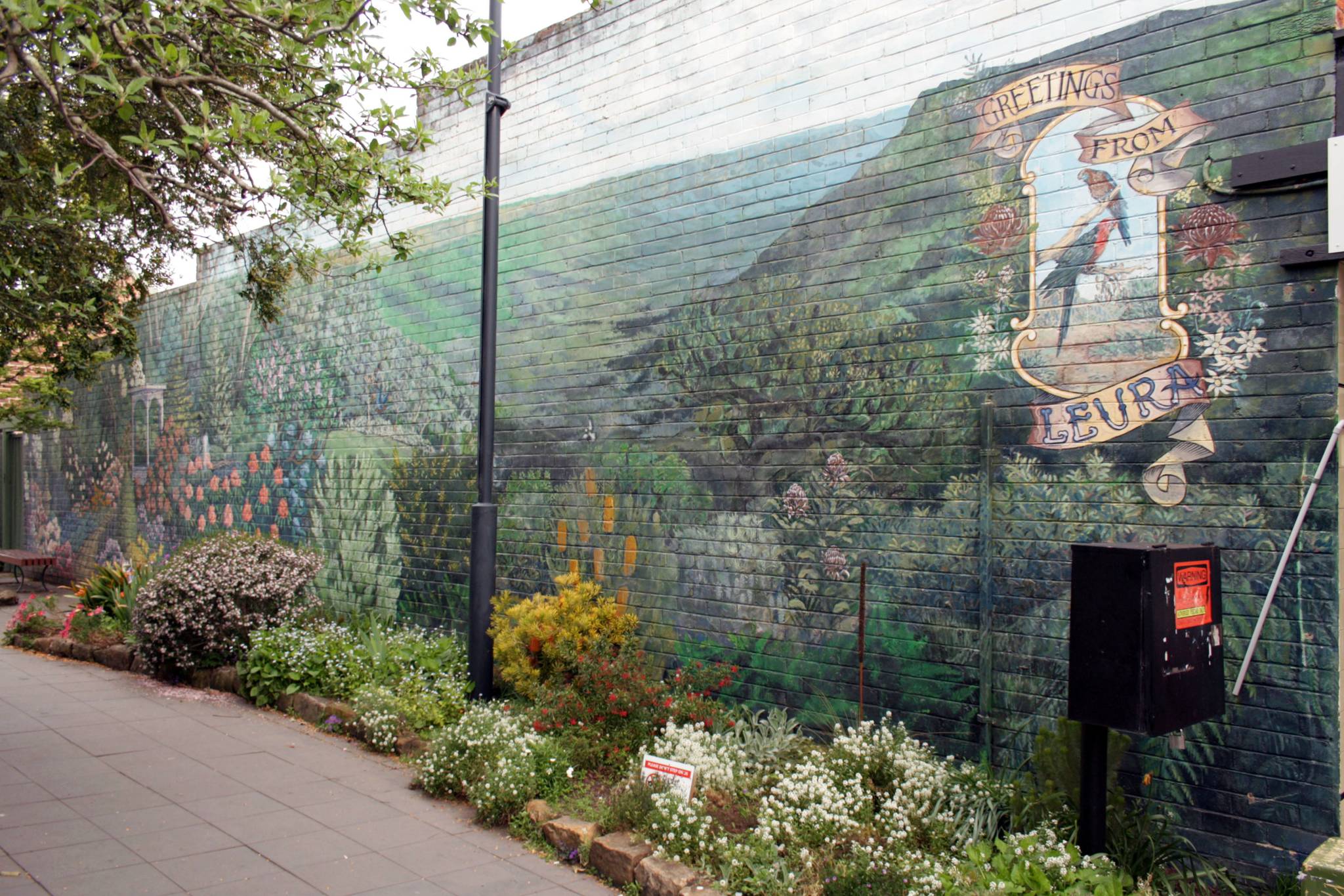 Malcolm King, Julie McKenzie&mdash;Leura Bicentennial Mural