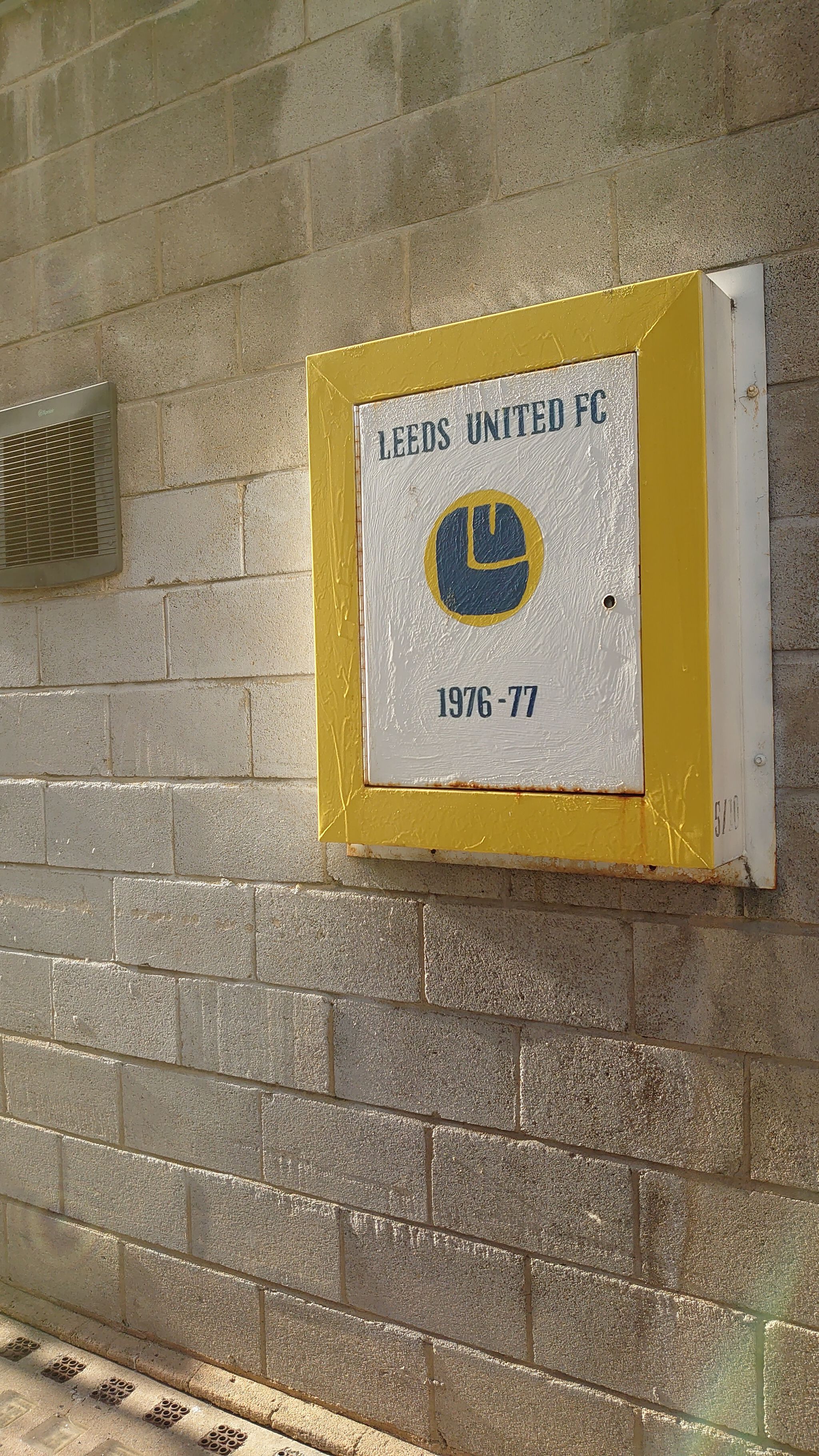 Burley Banksy (Andy McVeigh)&mdash;Leeds United 76-77