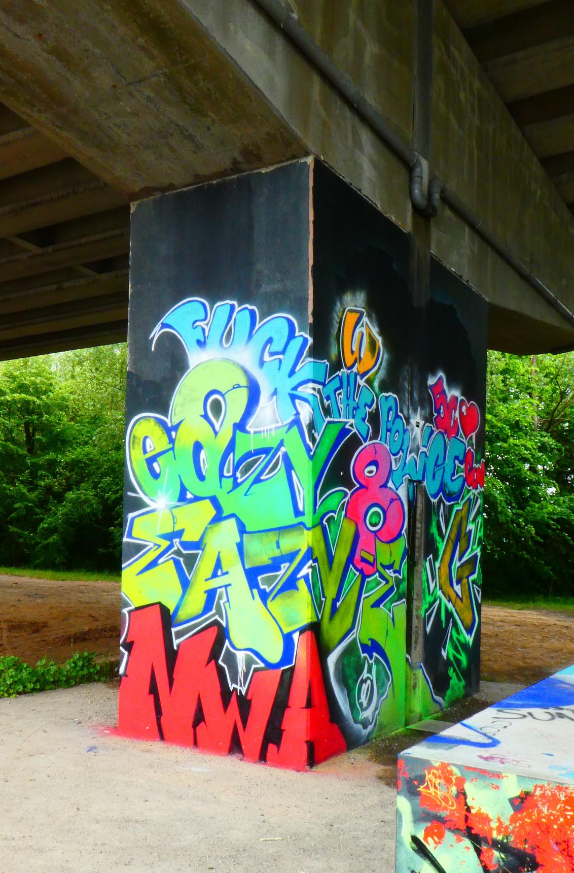 —Legal Wall Luxaplast
