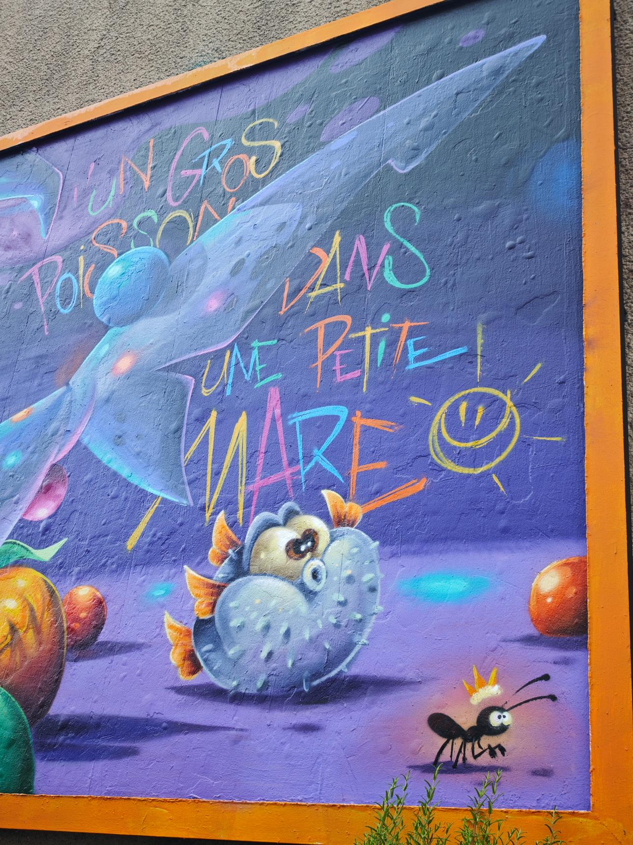 Abys—Un Gros Poisson Dans Une Petite Mare