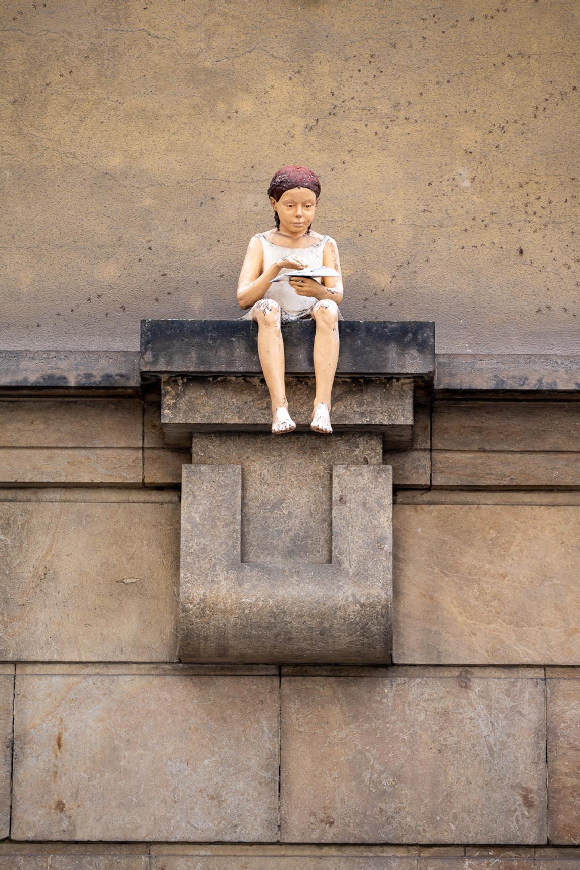 Magdalena Popławská—Girl with a Paper Swallow