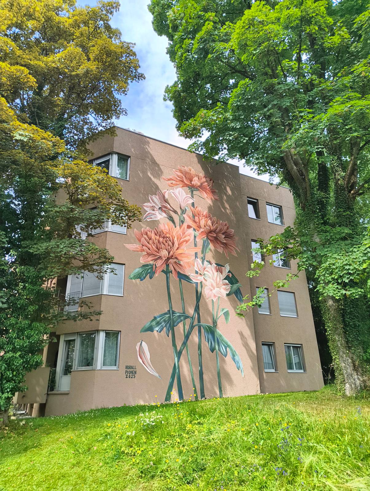 Korallpionen—Flower Mural