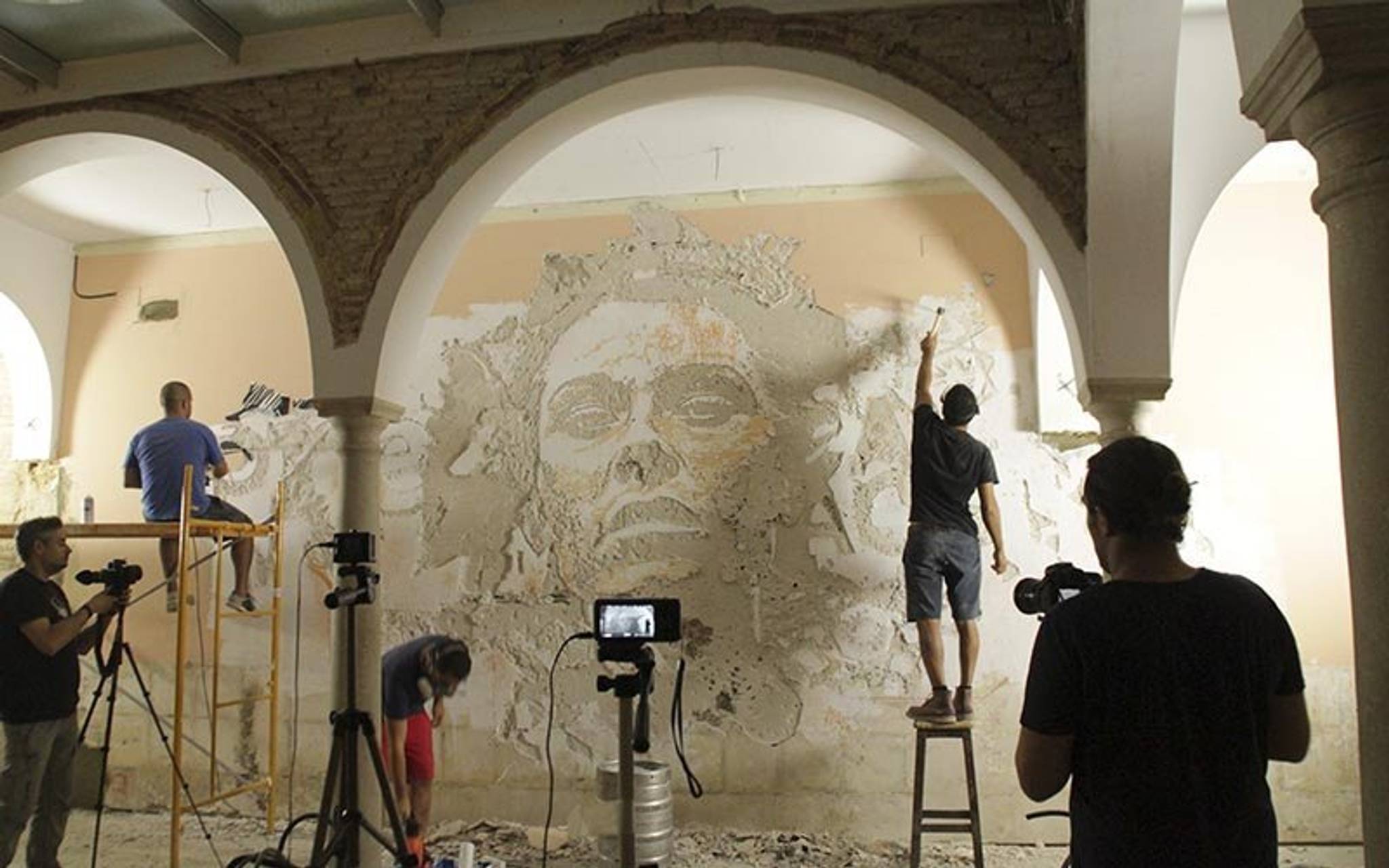 Vhils&mdash;Lobo Lopez