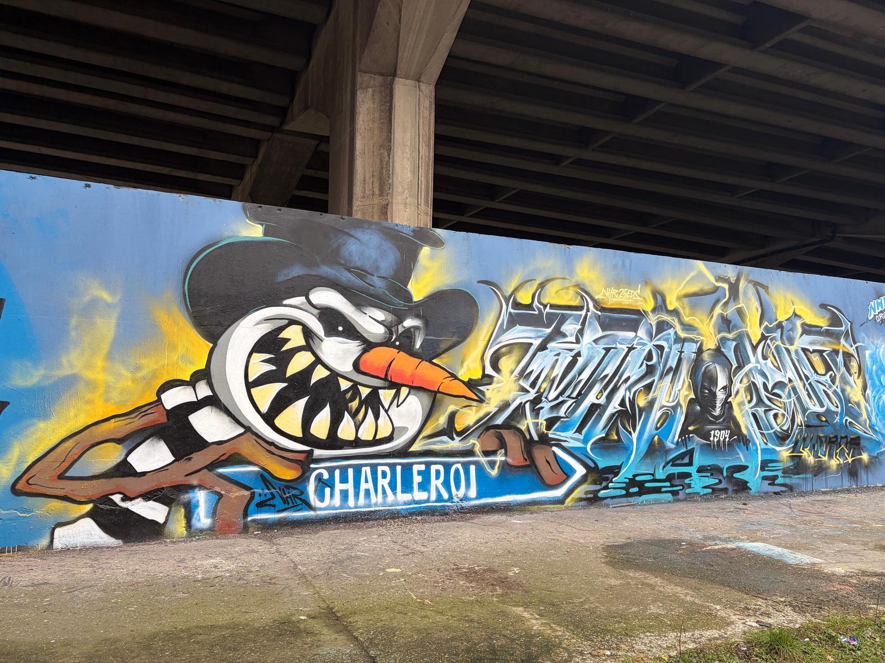 —Legal wall Rue des Rivages