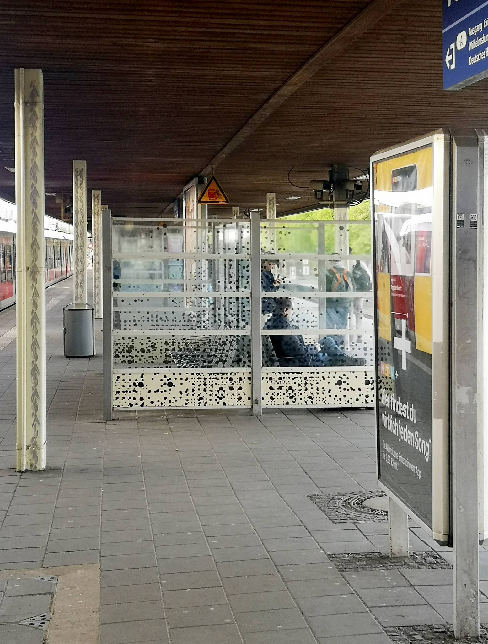 Lapiz&mdash;Faces of Veddel (Metro Station Veddel)