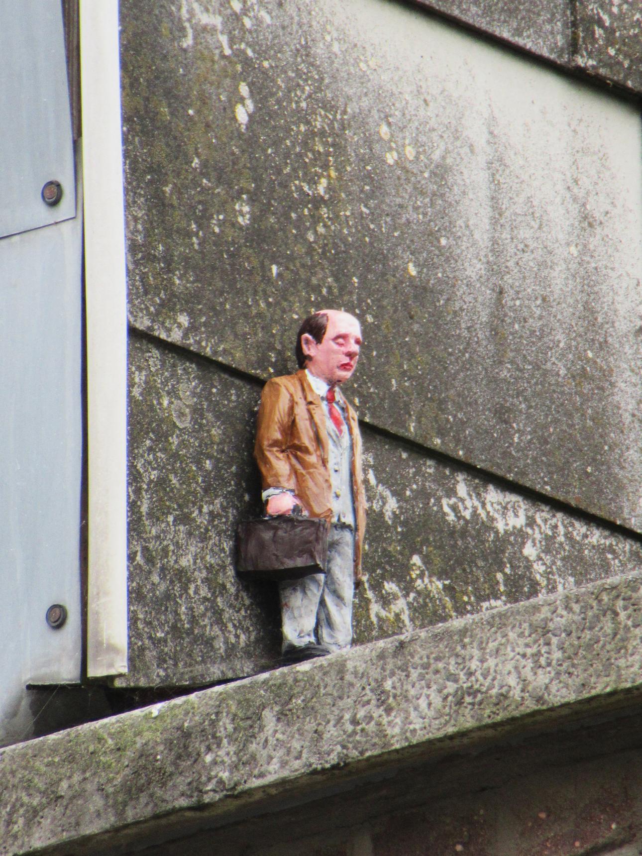 Isaac Cordal—Installations for 50 years De Sleep