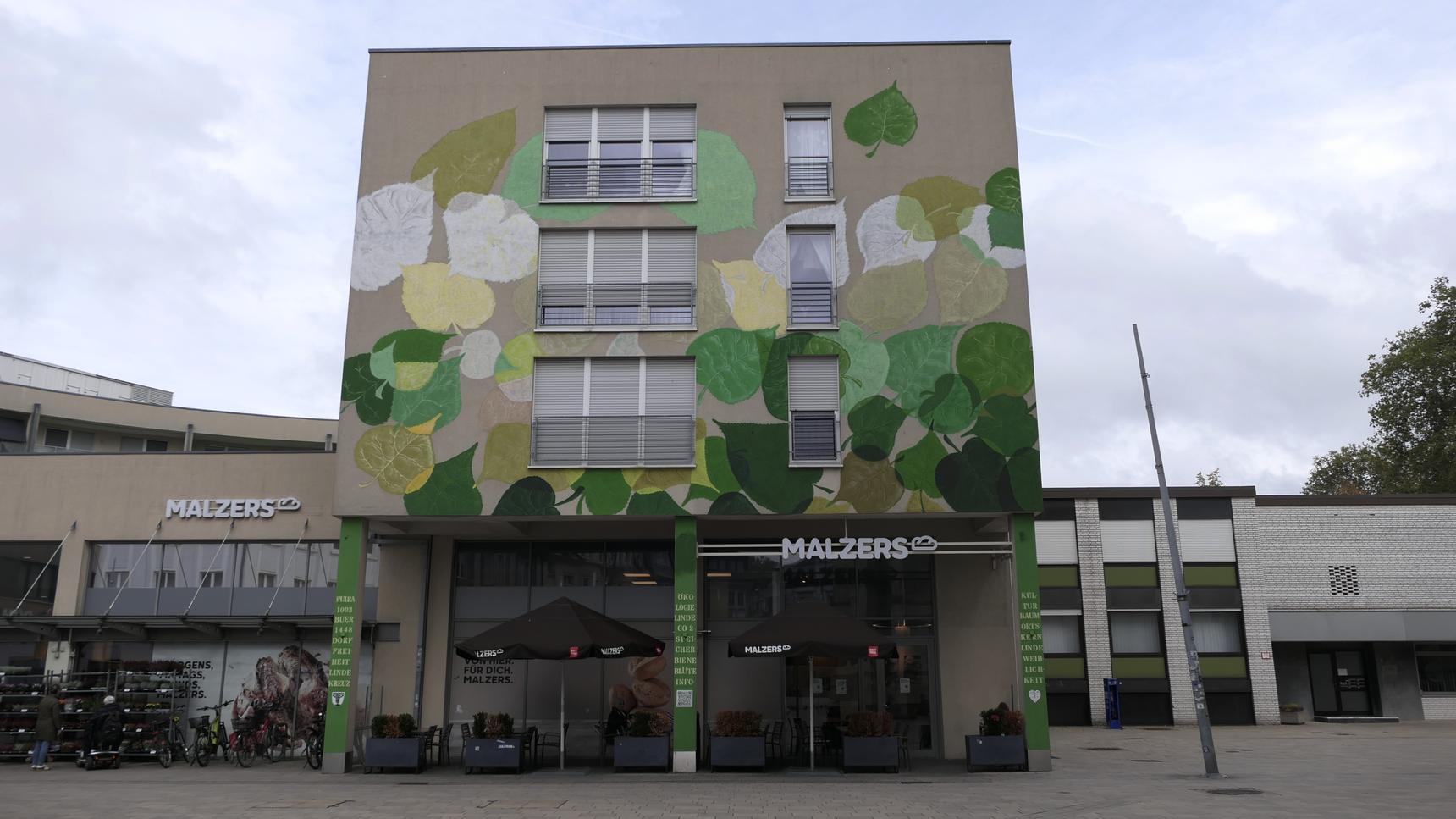 DAN, WIXONE—Lindenwand