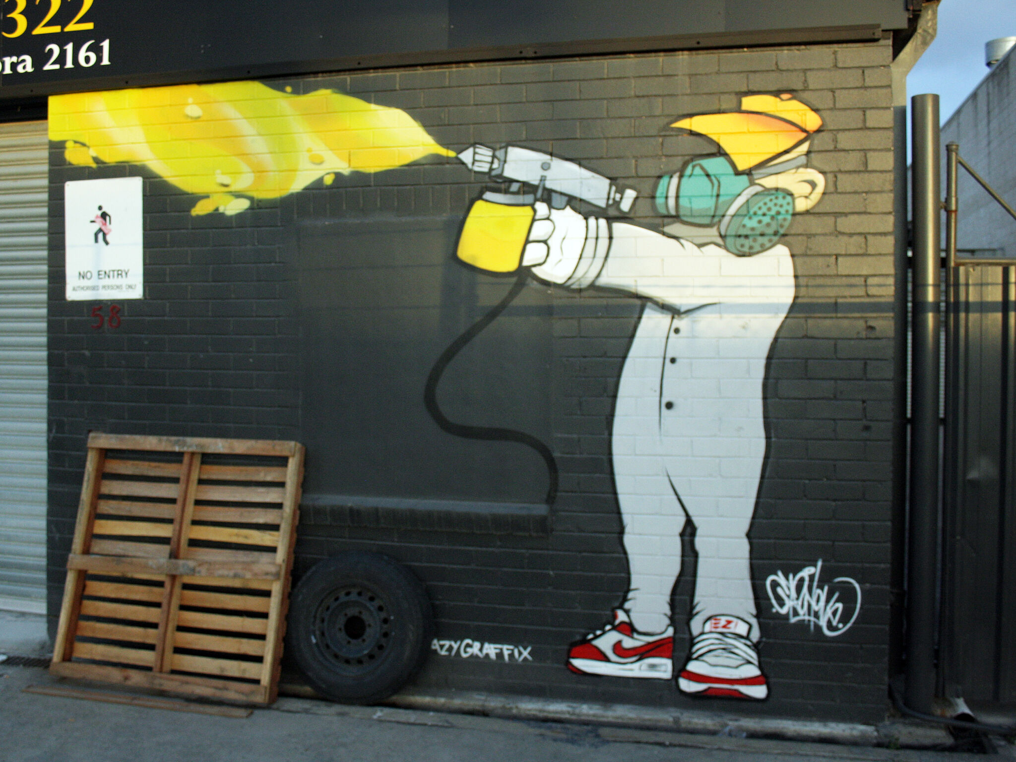 Eazy Graffix&mdash;Sam the Polyman